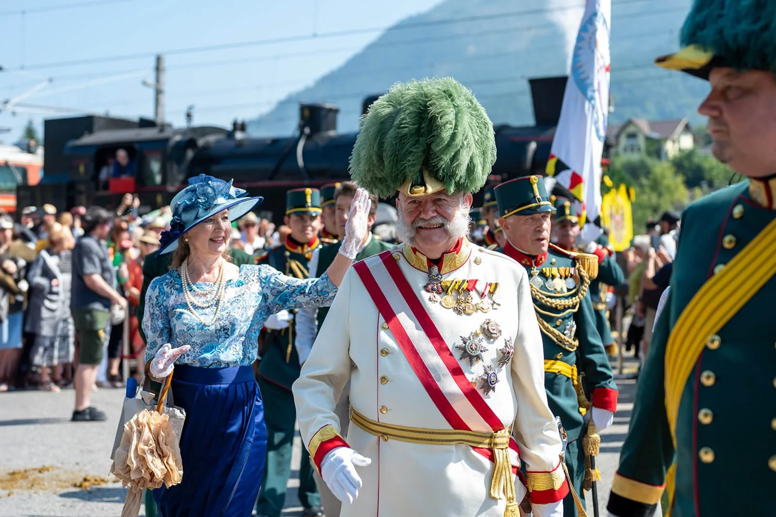 Eventfotografie bei festlichem Umzug – traditionelle Veranstaltung mit historischen Uniformen