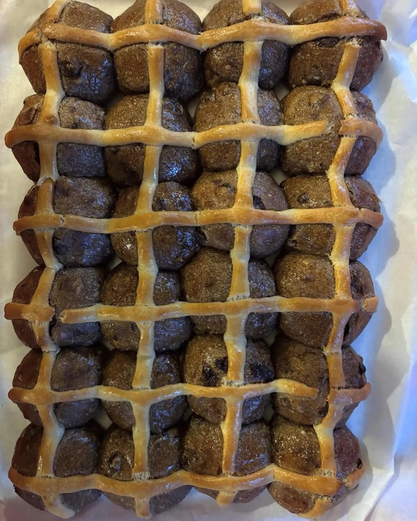 @vincentbreadwinecoffee sourdough hot cross buns available @growershubau Saturday Farmers Markets! #easter #hotcrossbuns #waggawagga #farmersmarket #sourdoughhotcrossbuns #fresh #local