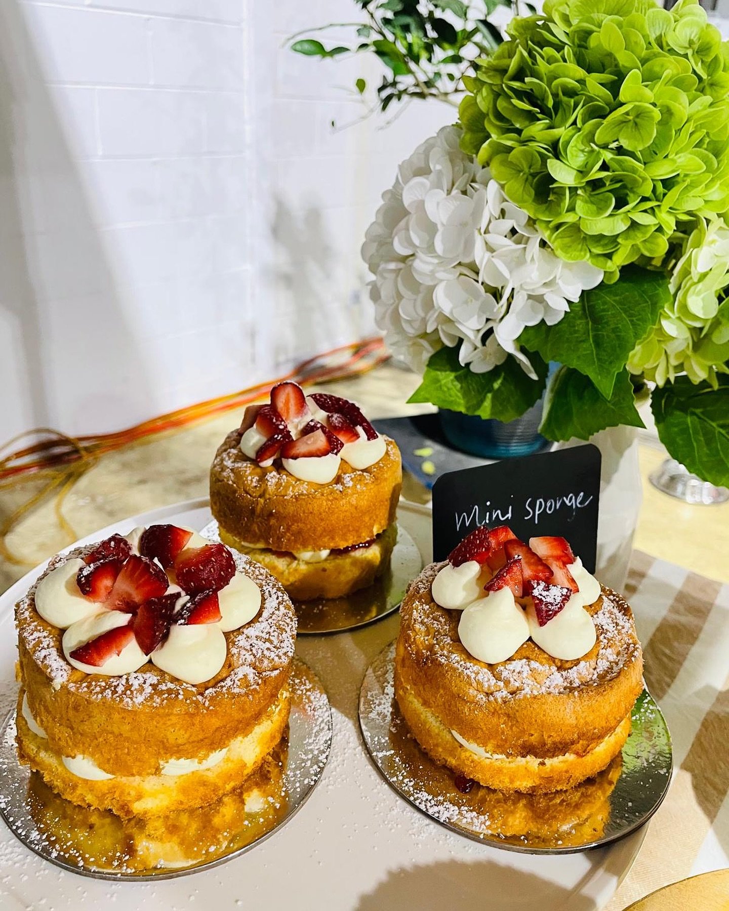 Sweets with your morning coffee or afternoon tea sorted! Looks delicious @balanceandbuttercream  #growershub