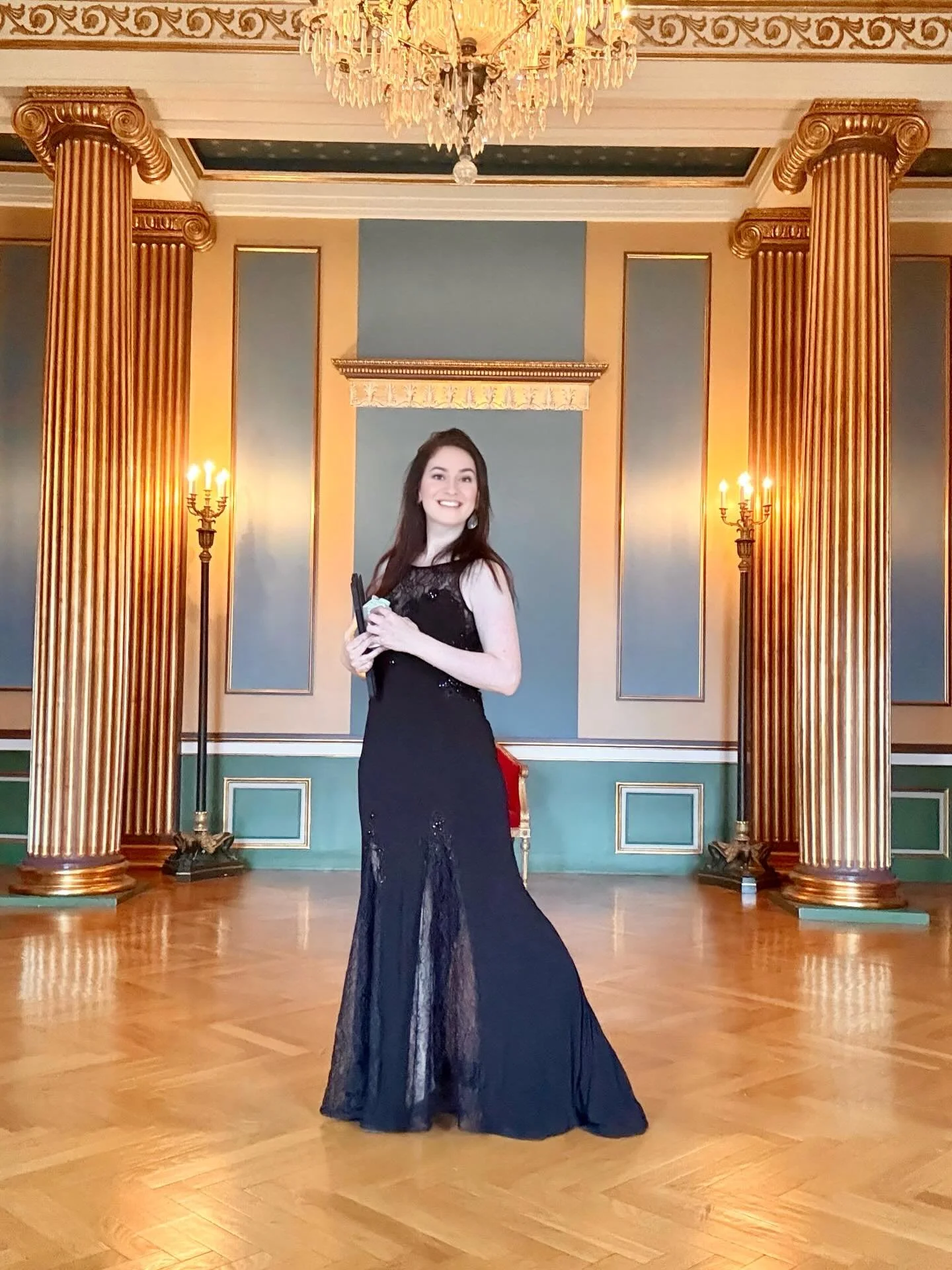 &Aring;rets f&oslash;rste toner starter i Amalienborg til nyt&aring;rskur. 
Godt nyt&aring;r 🤍

#NY2026 #amalienborg #nyt&aring;rskur #piano #pianist