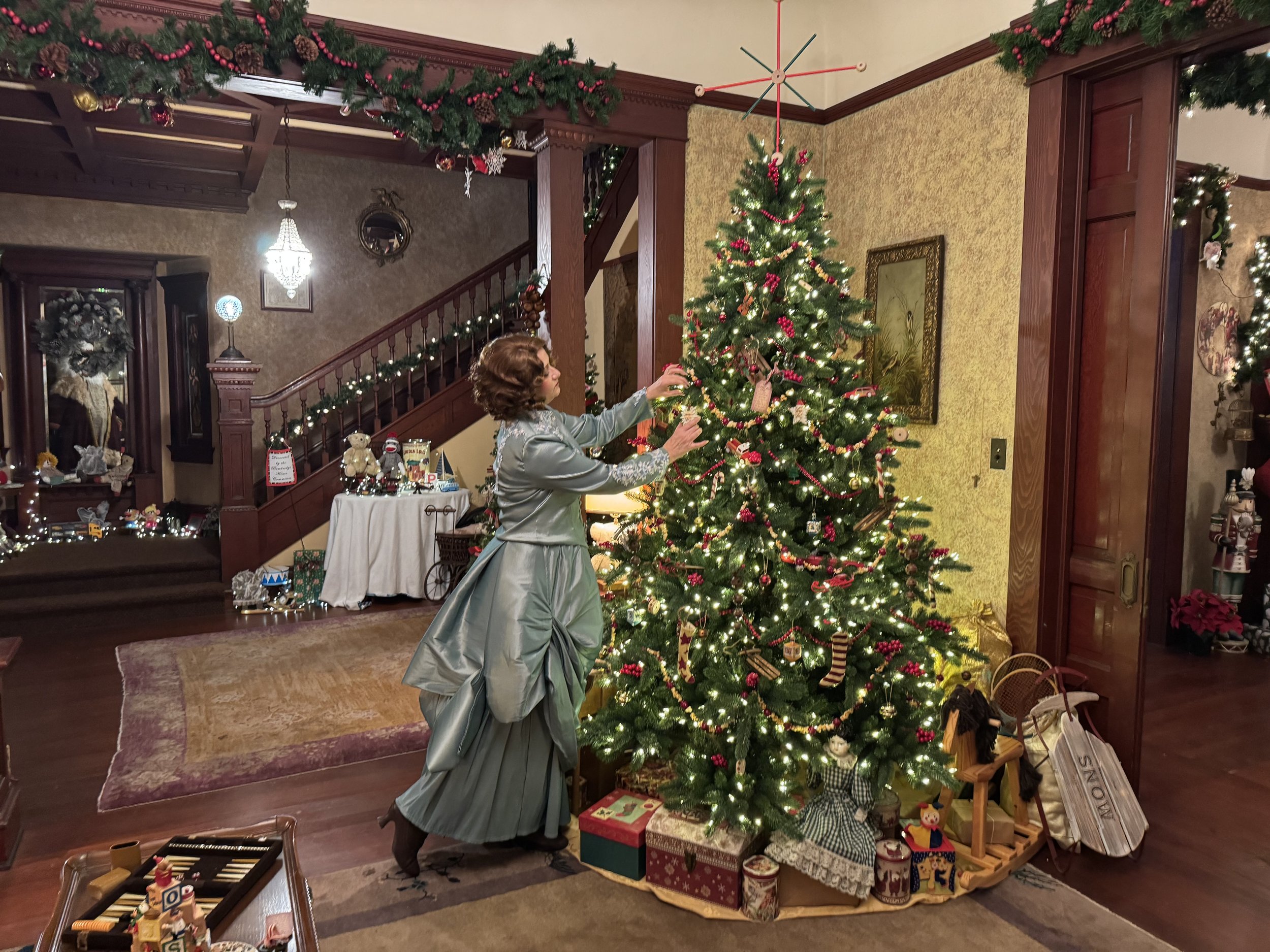 Holidays With Hazel: A 1922 Christmas Gathering
