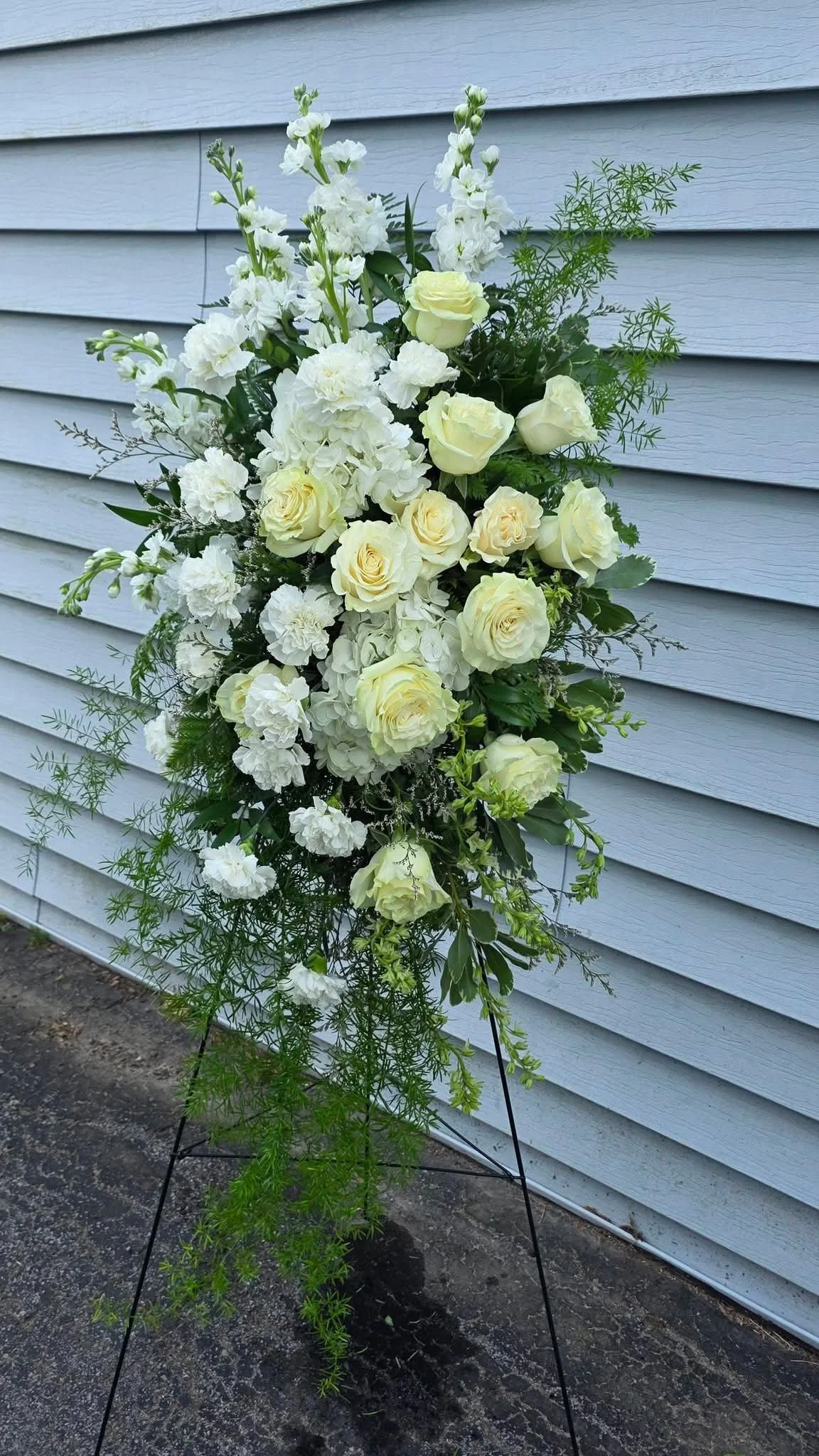 All White Standing Spray