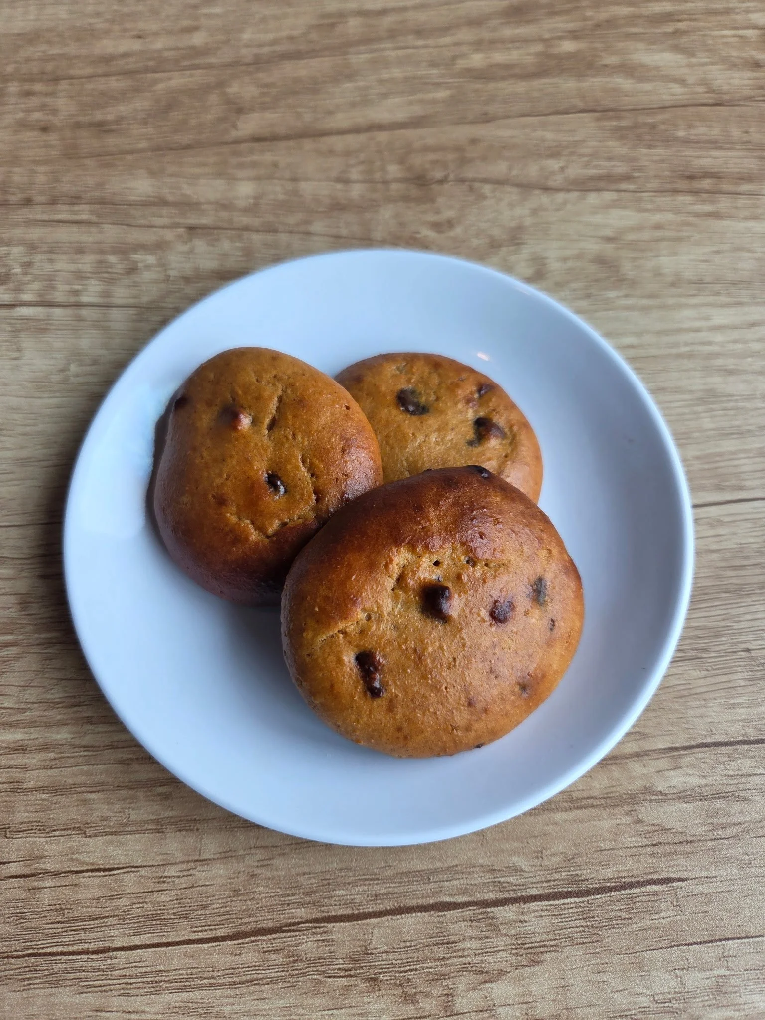 Peanut Butter & Chocolate Chip Protein Cookies