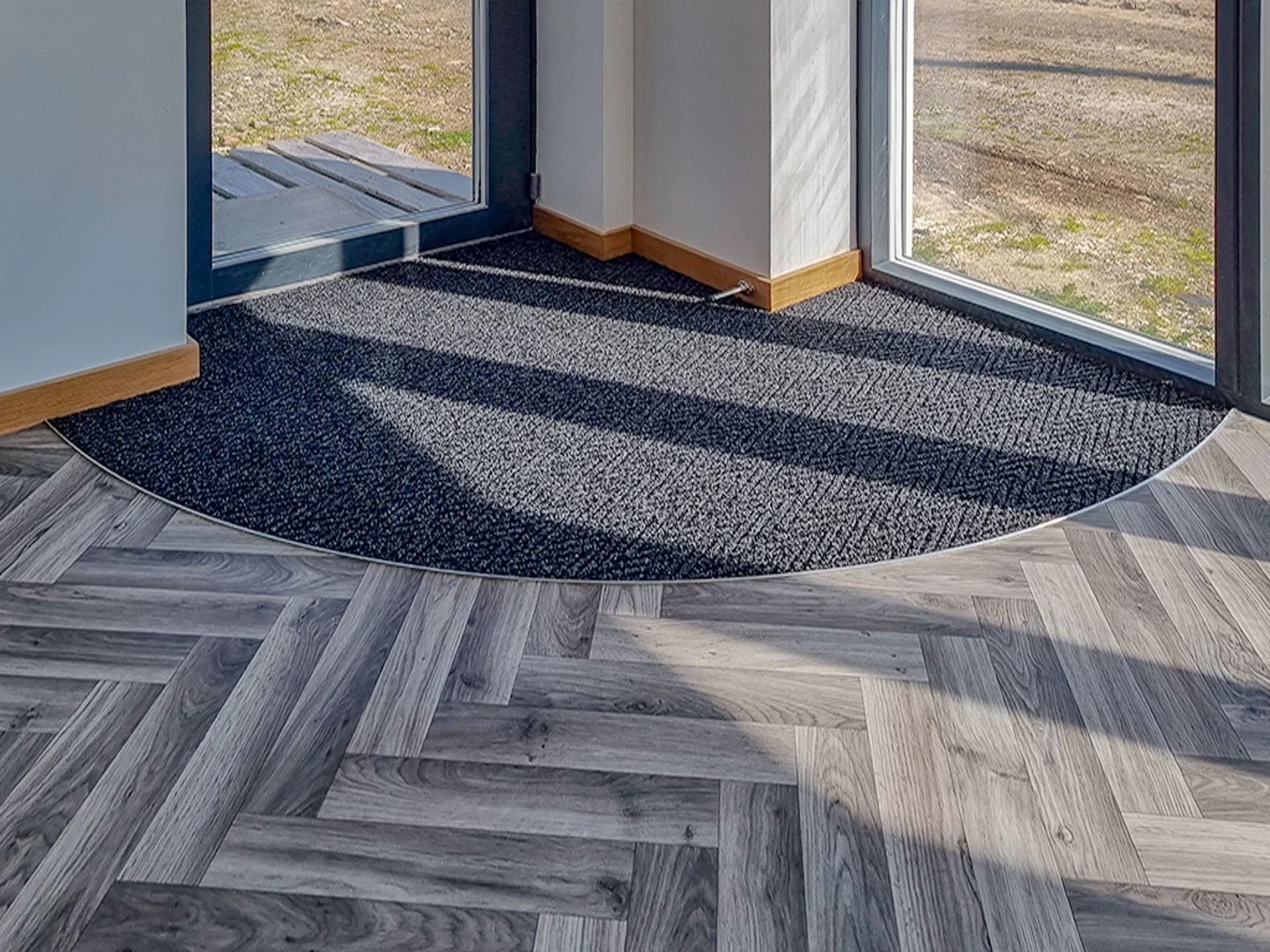 carpet-stairs-stiched-bullnose-curved-matwell-vinly-newbuild-Skye-2.jpg