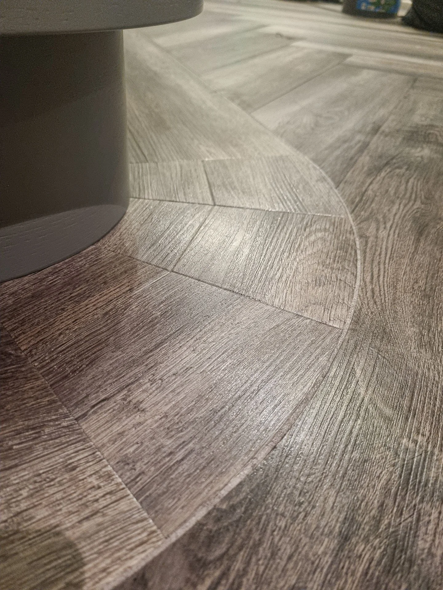 herring-bone-fullplank-lvt-stairrods-liftstyle-floors-skye_.jpg