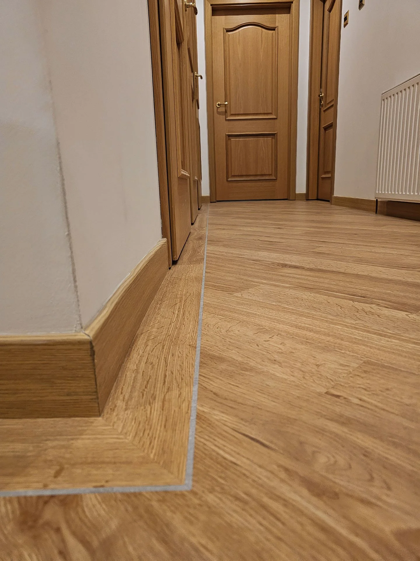 warm-oak-lvt-45-border-design-skye-3.jpg