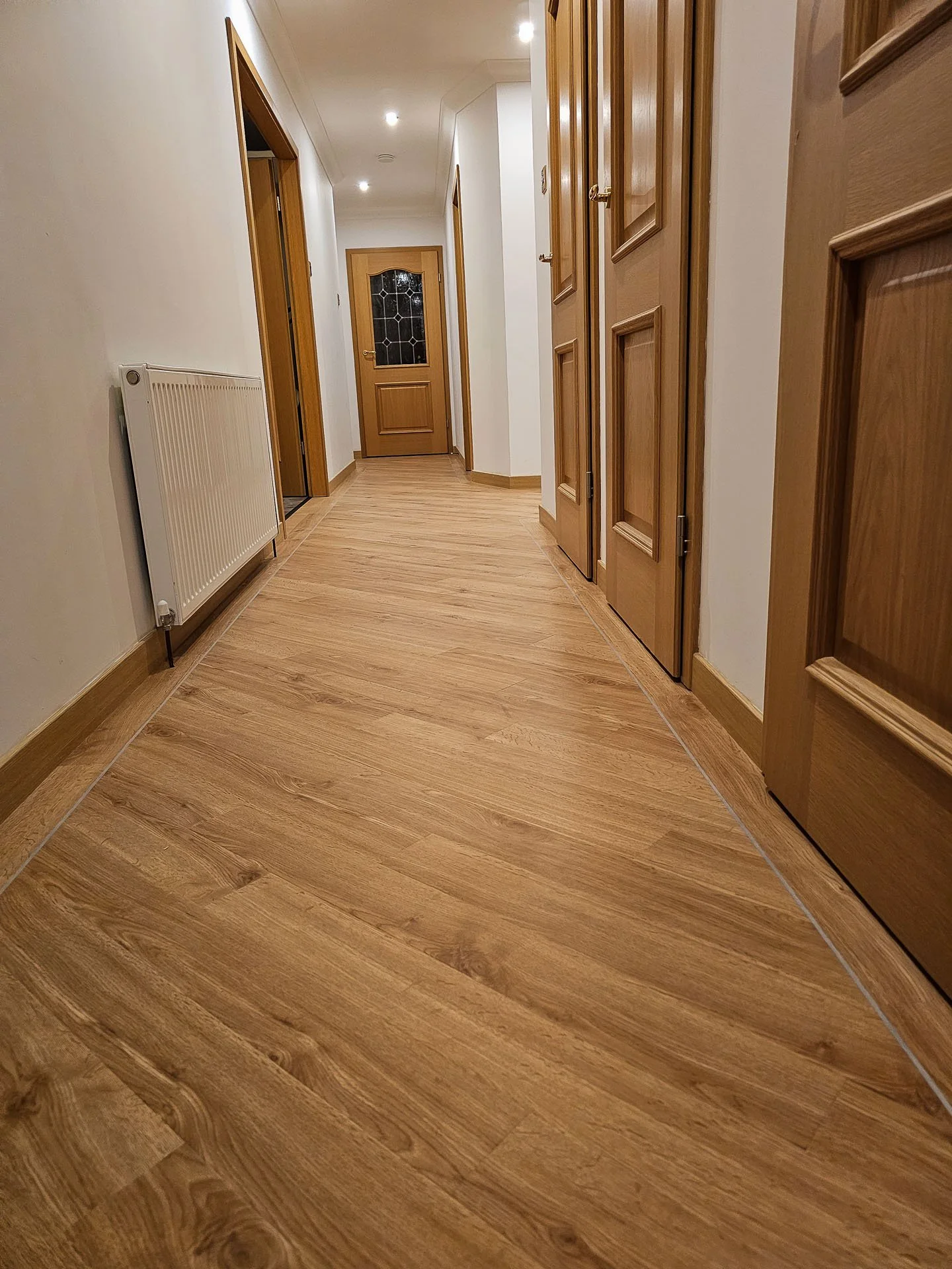 warm-oak-lvt-45-border-design-skye-4.jpg