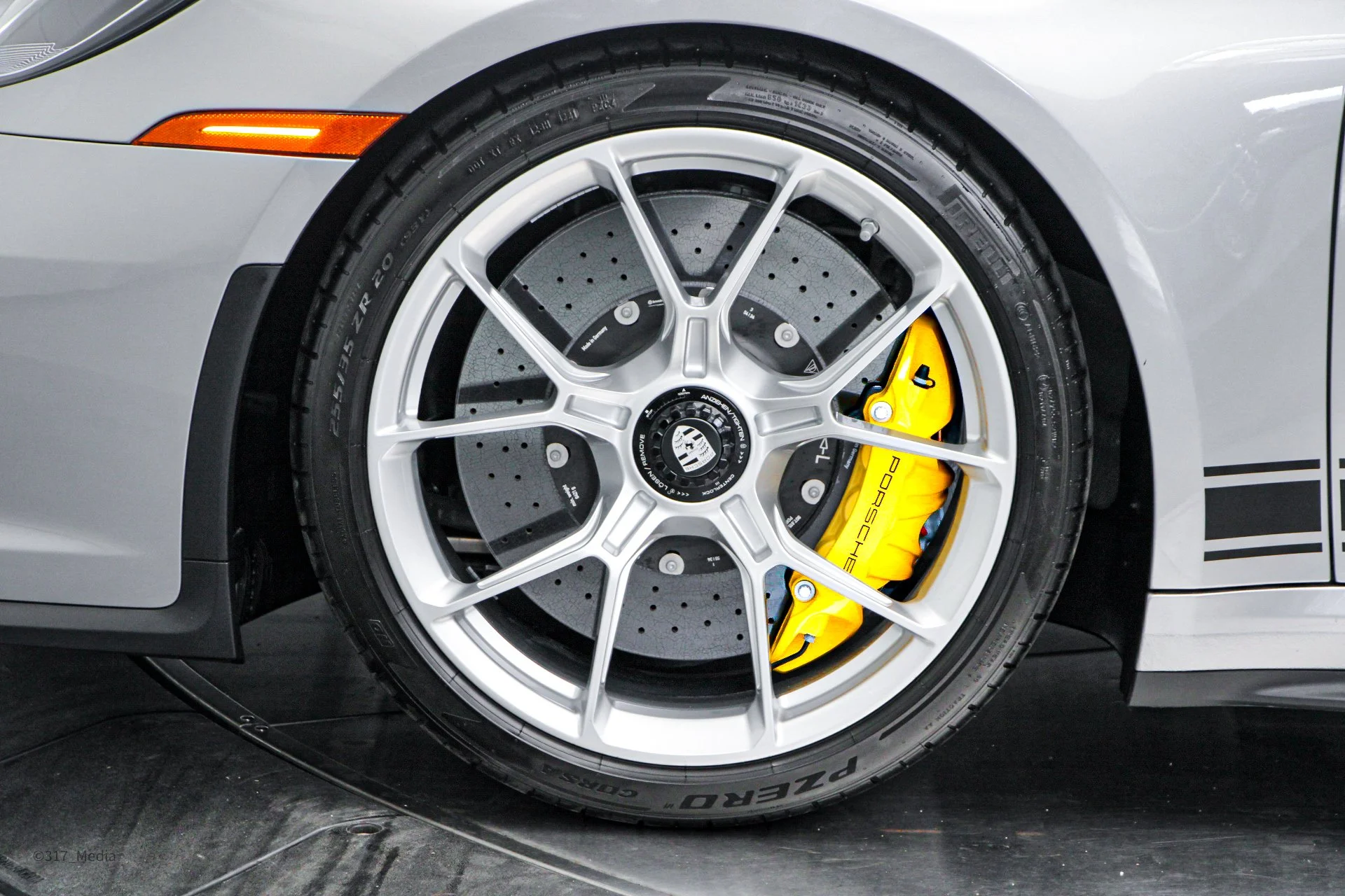 P911GT3-03.jpg