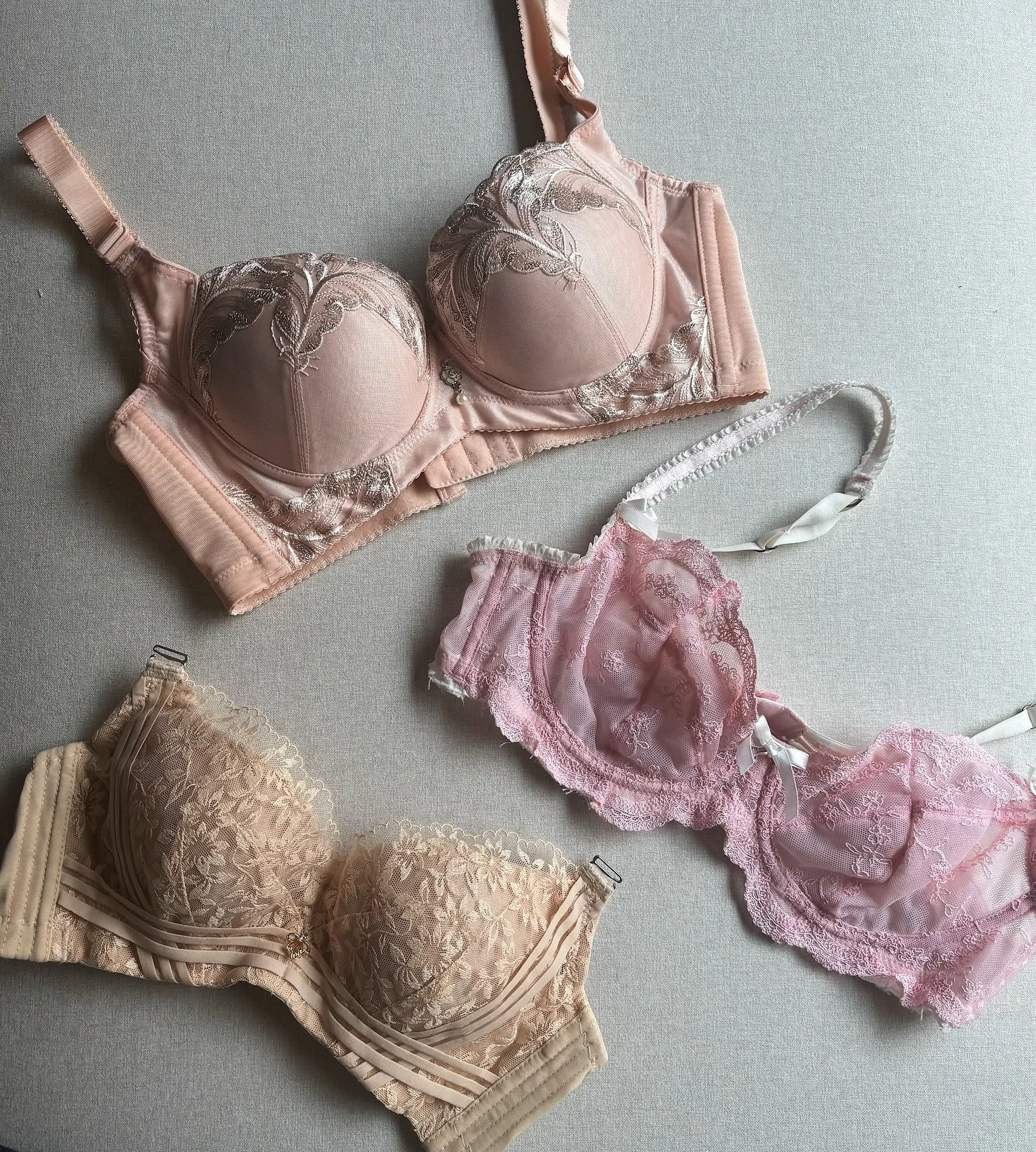 vintage pin-up classic bras 🎀 a girls best friend because diamonds can't lift like this