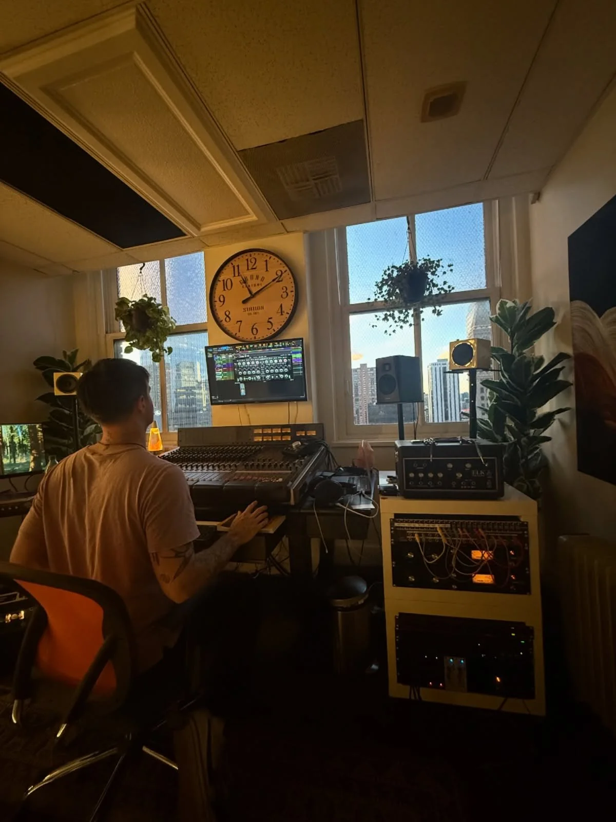 Golden hour last night mixing with Matt!