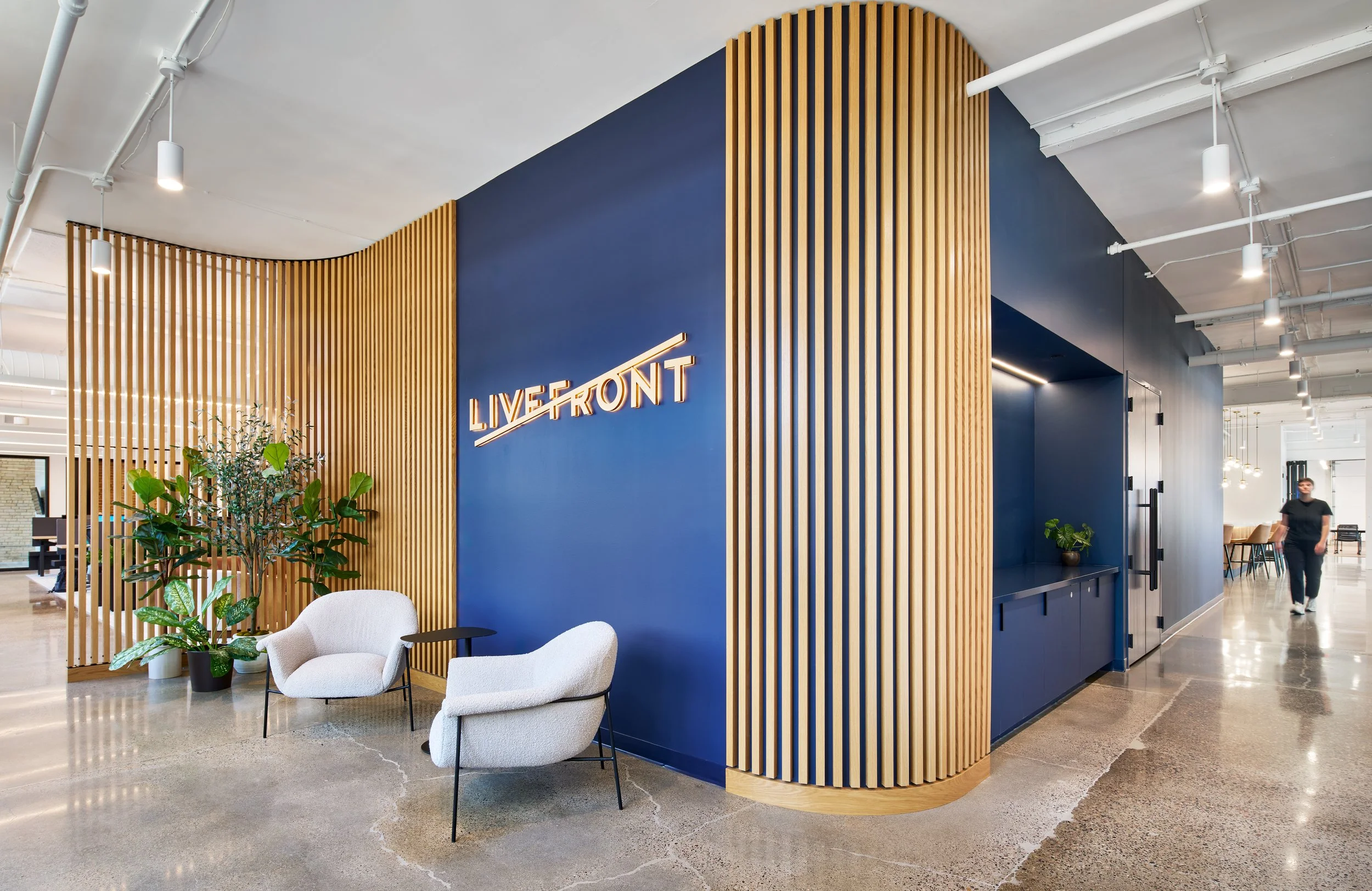 Livefront_04.jpg