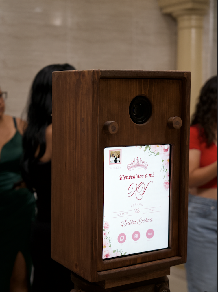 Photobooth handmade wood vintage look at a quinceanera