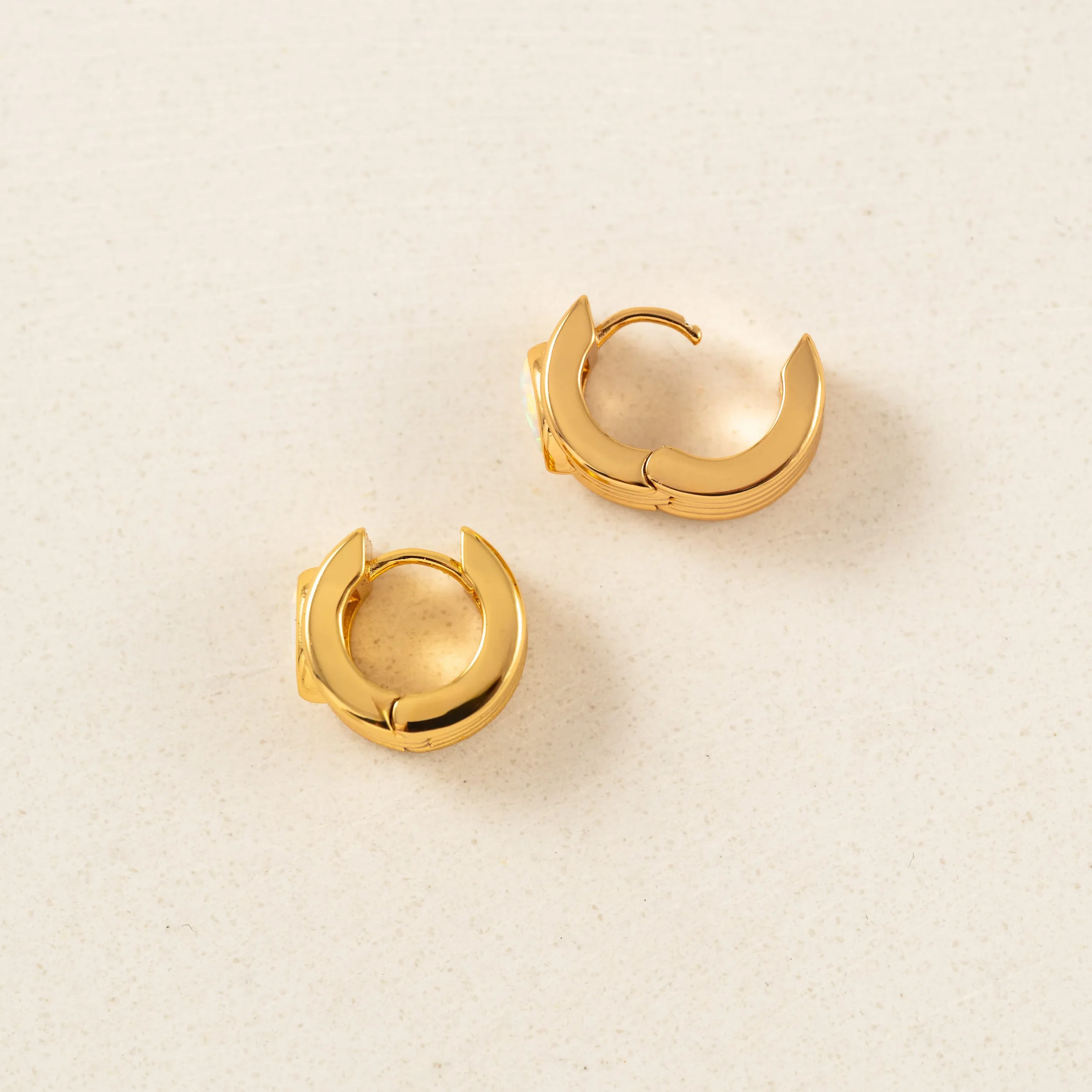 Marquise Groove Hoop Earrings Emerald 2.webp