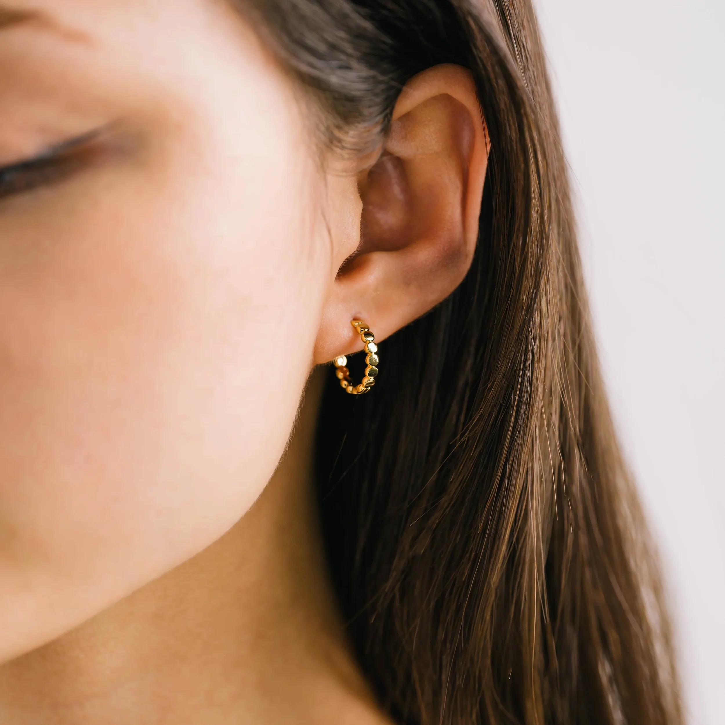 CleoHoopEarrings-Gold_DSC3254-Edit.webp