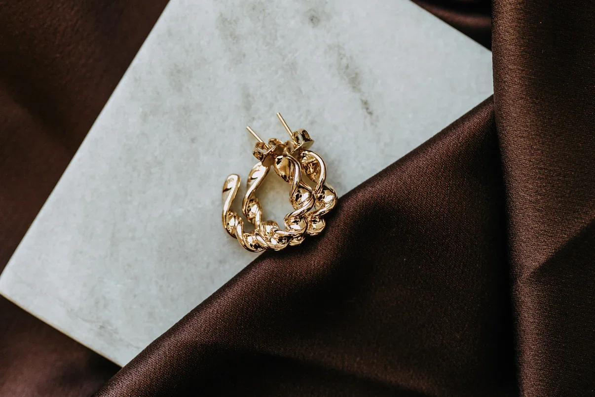 SRC_Ribbon Twist Hoops 4.webp