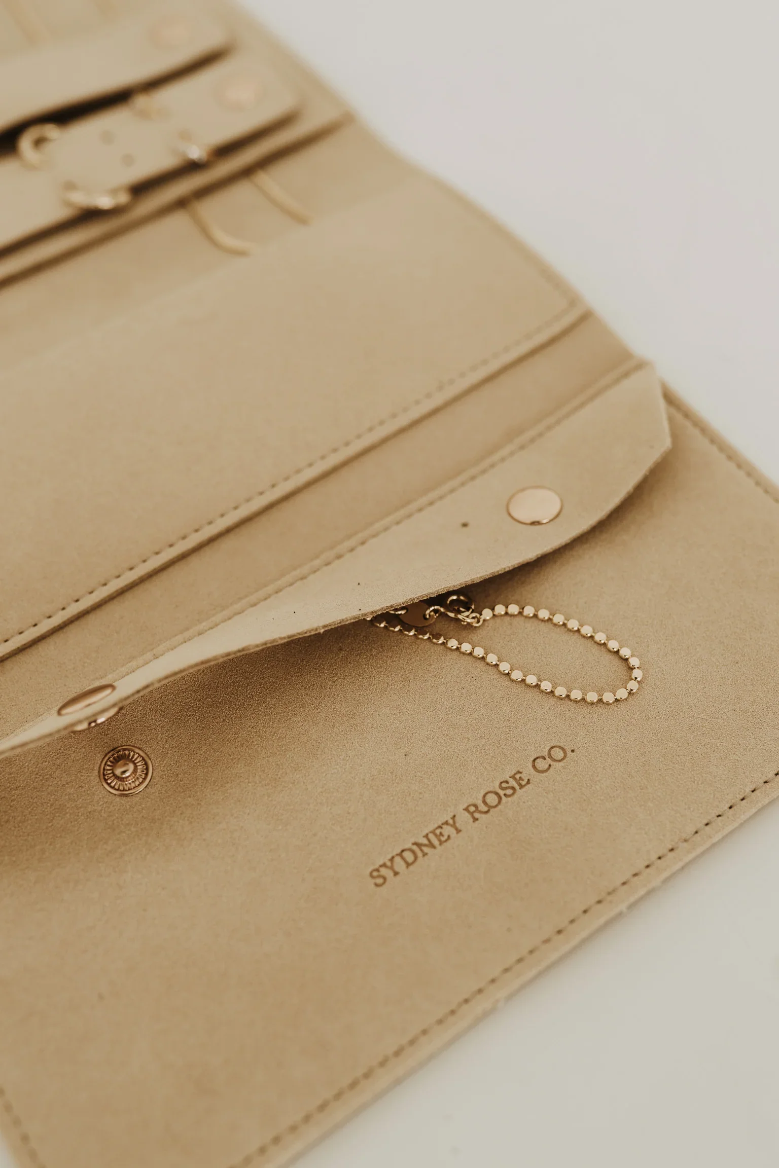 Traveler Jewelry Case 4.webp