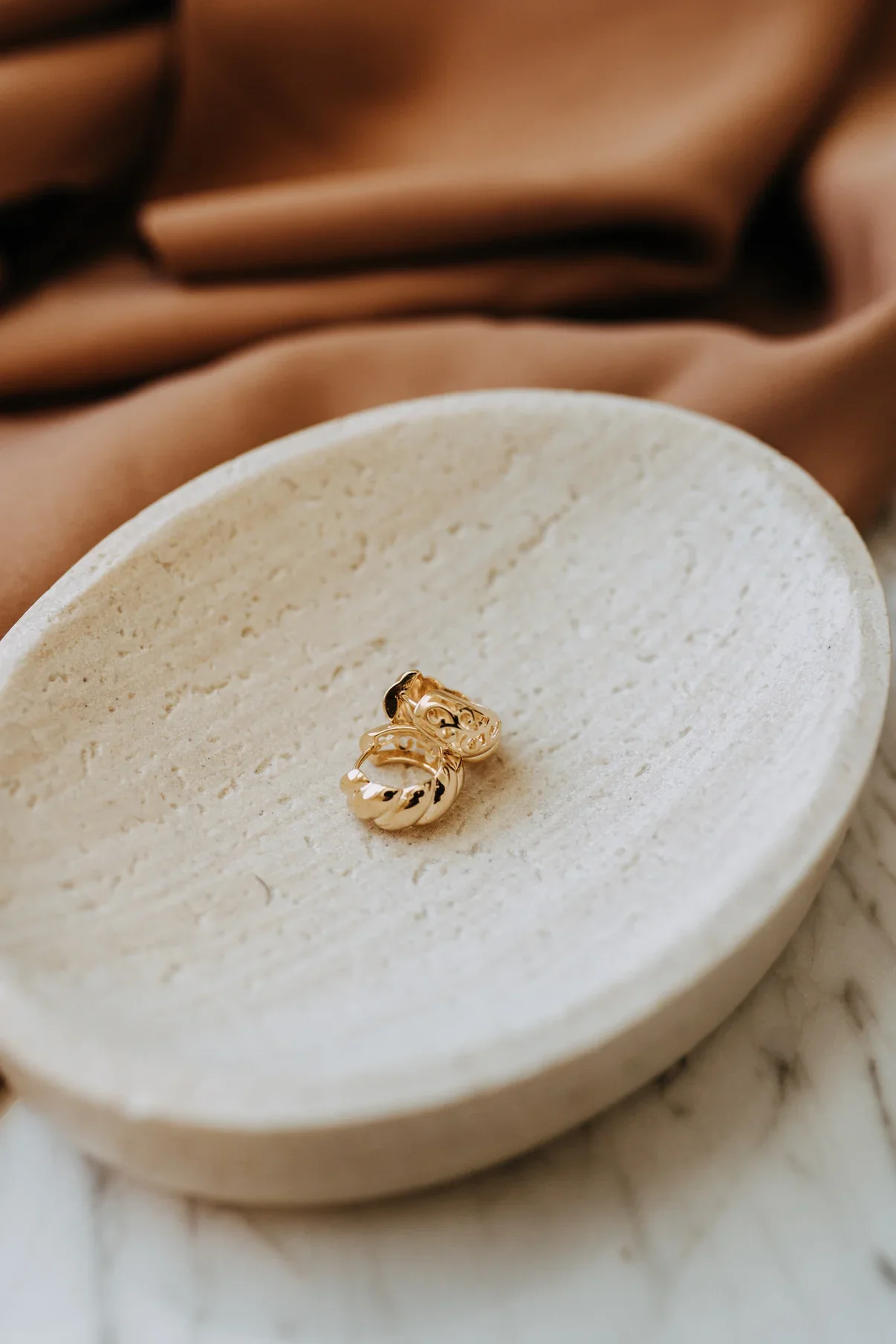 SRC_Baguette Hollow Hoops 4.webp