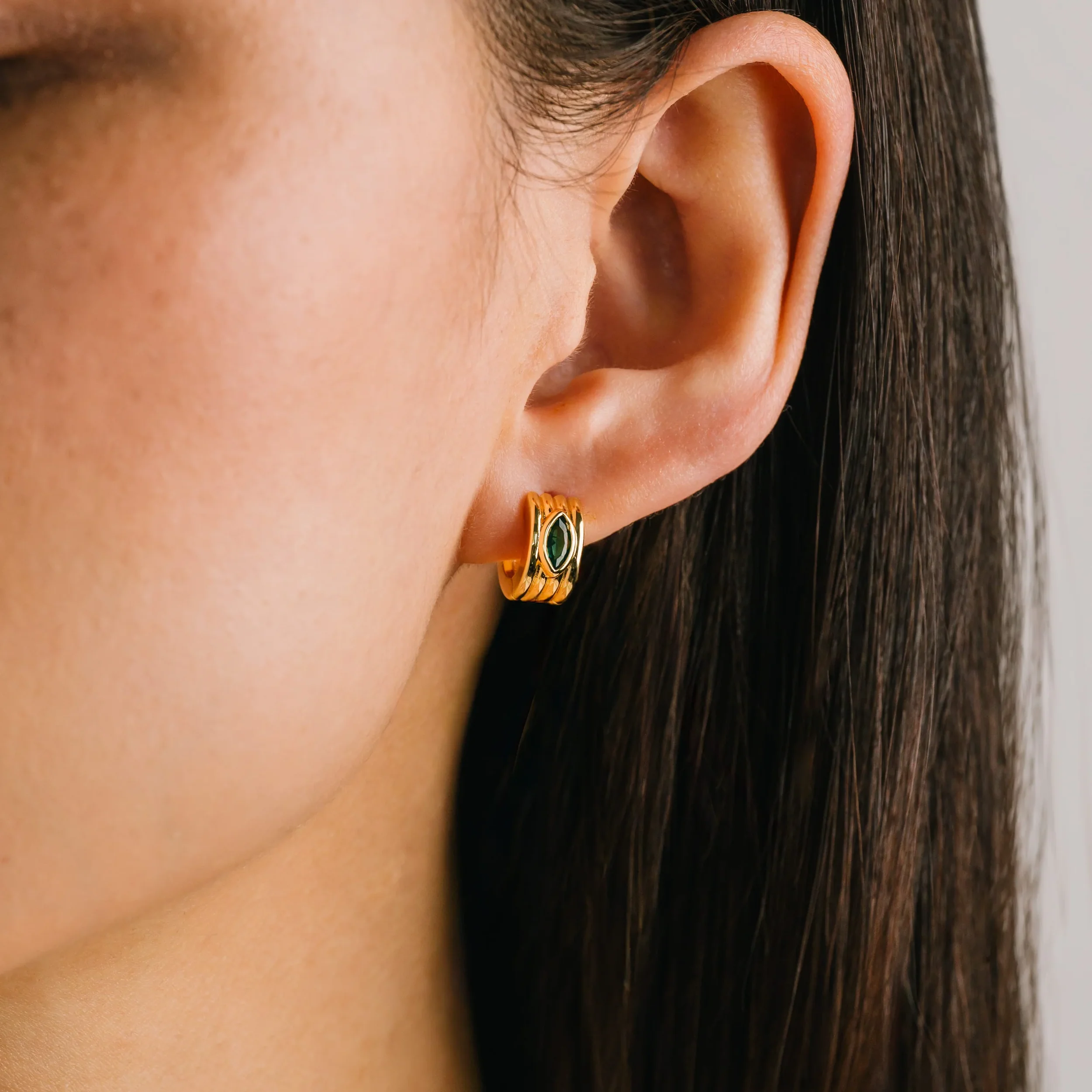 Marquise Groove Hoop Earrings Emerald 3.webp