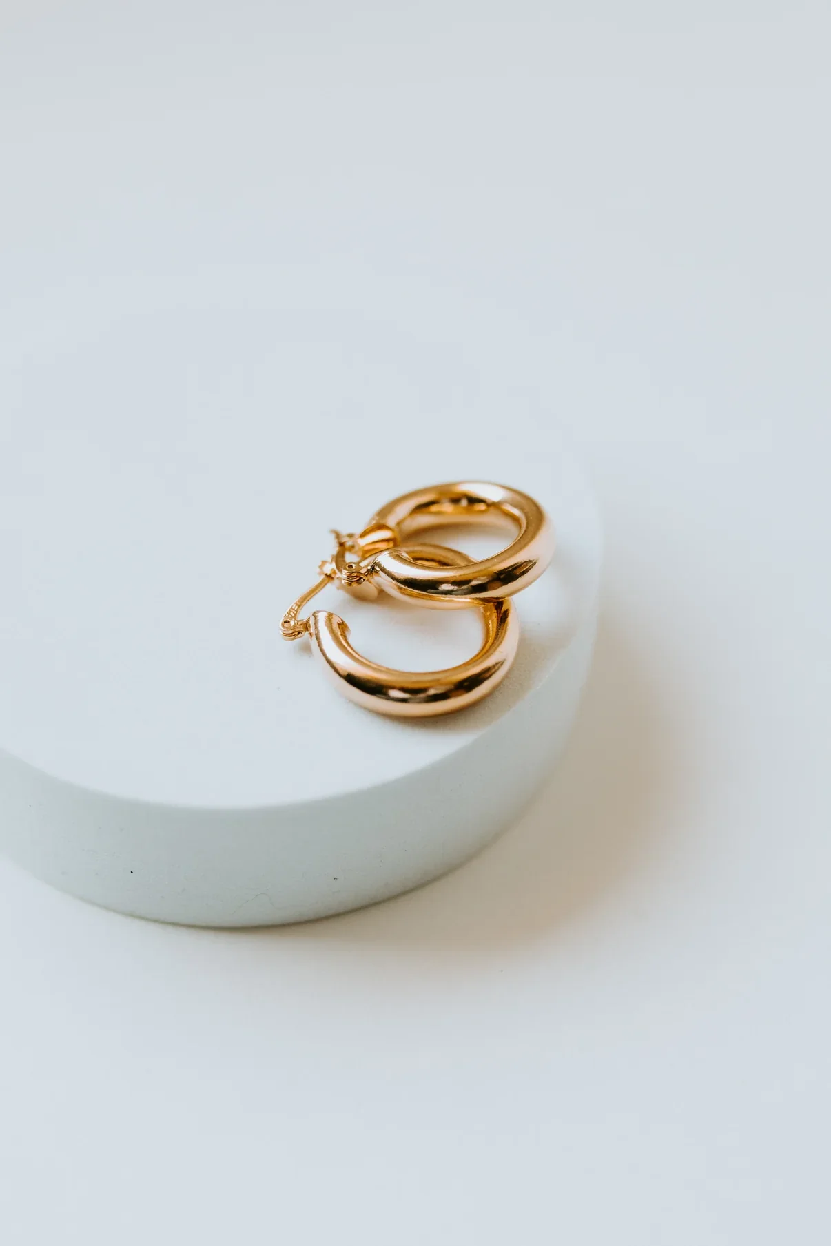 SRC Frida Hoops 1.webp