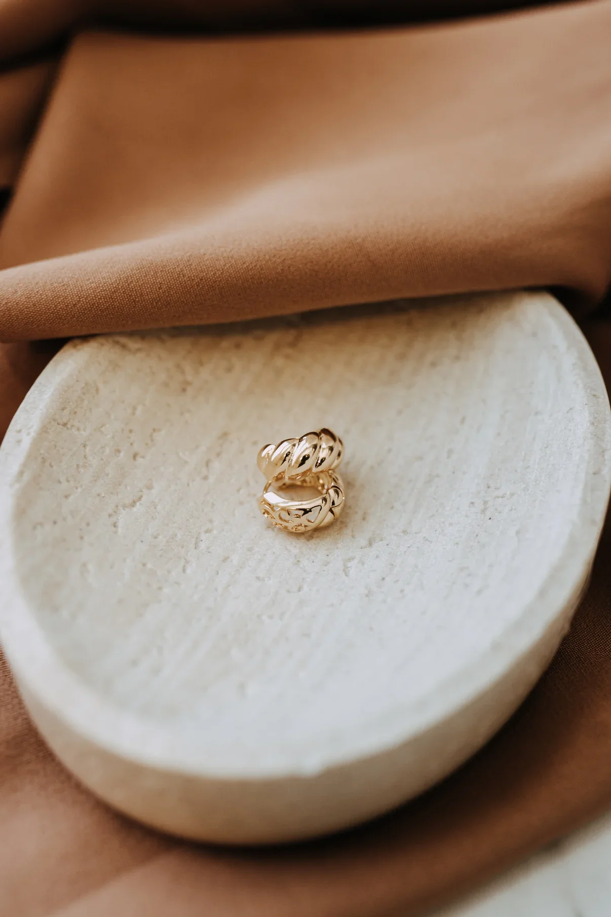 SRC_Baguette Hollow Hoops 6.webp