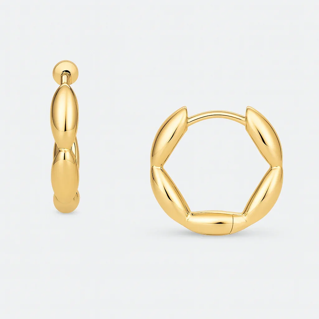 SRC Marquise Huggies 2.webp