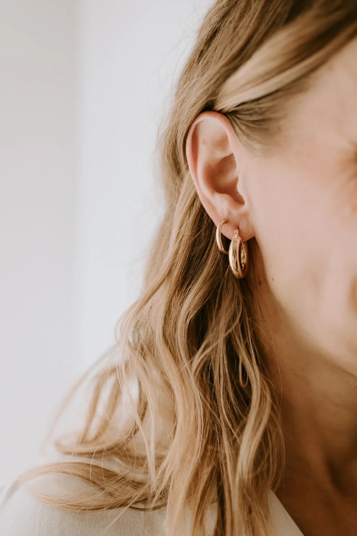 SRC Frida Hoops 3.webp