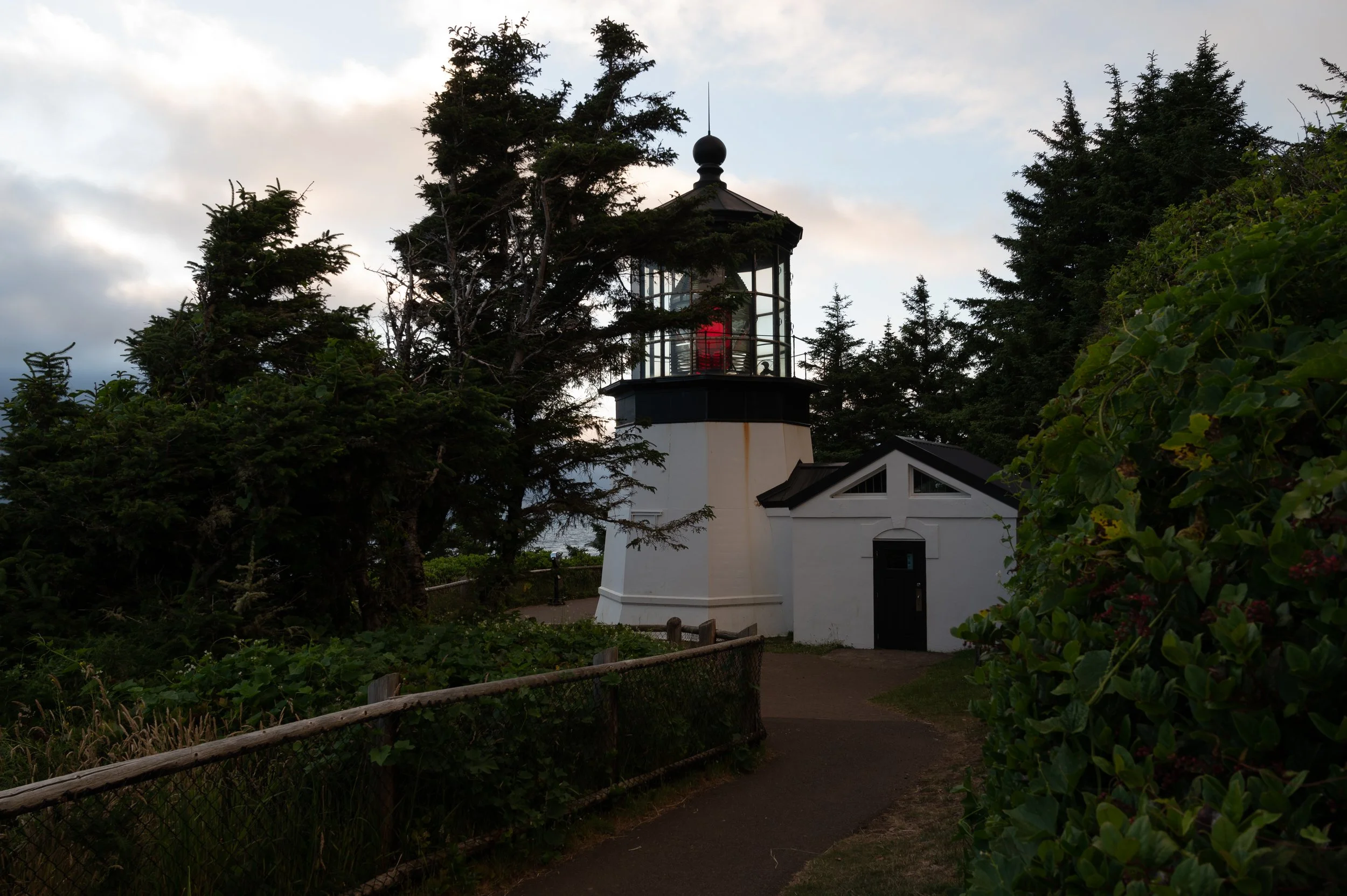 lighthouse1-1.jpg