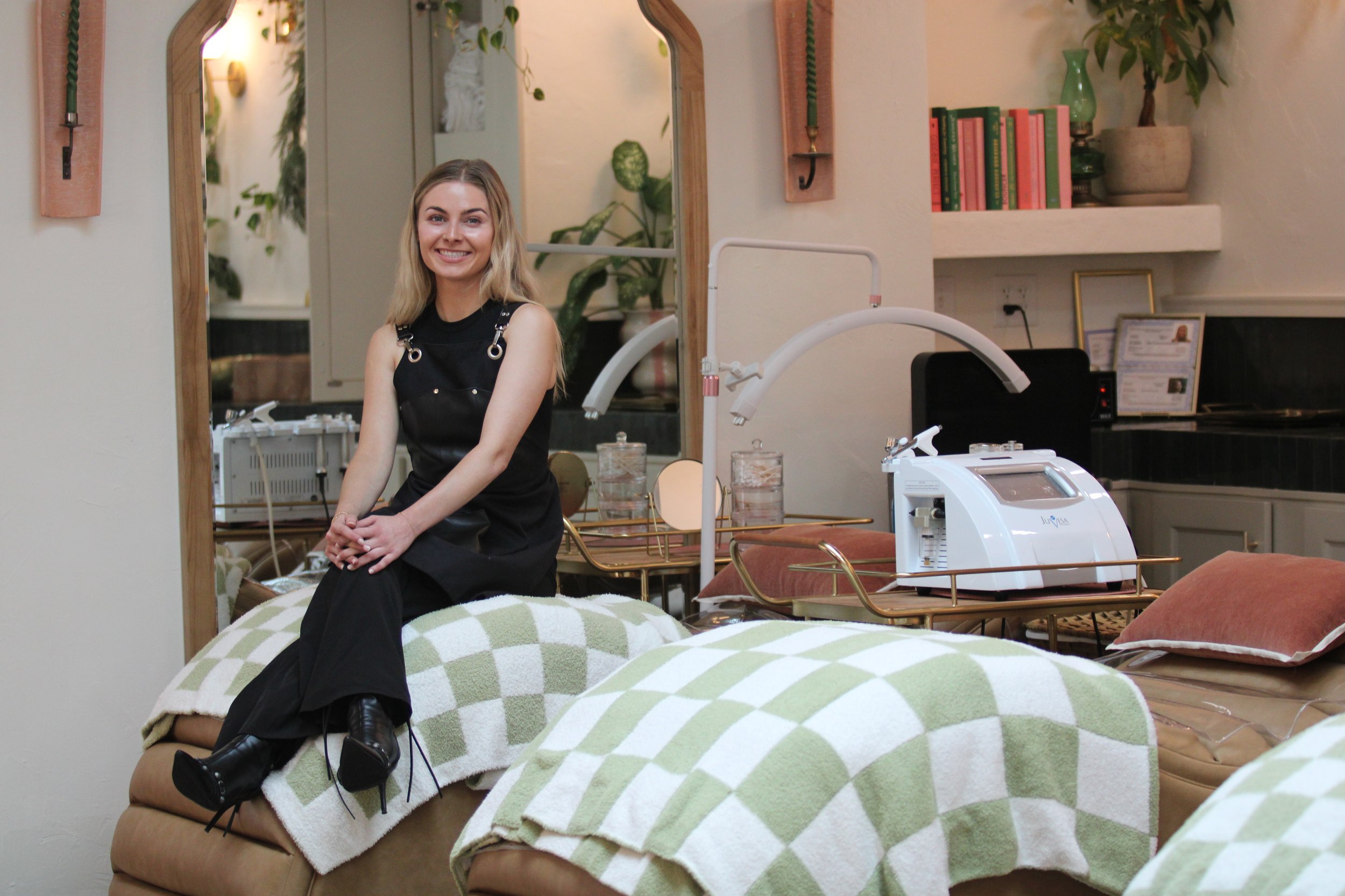 Skintender Mady Dibias has been working at The Skinhouse ever since they opened. Her response to the question
“What do you love about The Skinhouse?” is “I love everything. The products, the atmosphere, the ambiance,
the results, the service, the cli