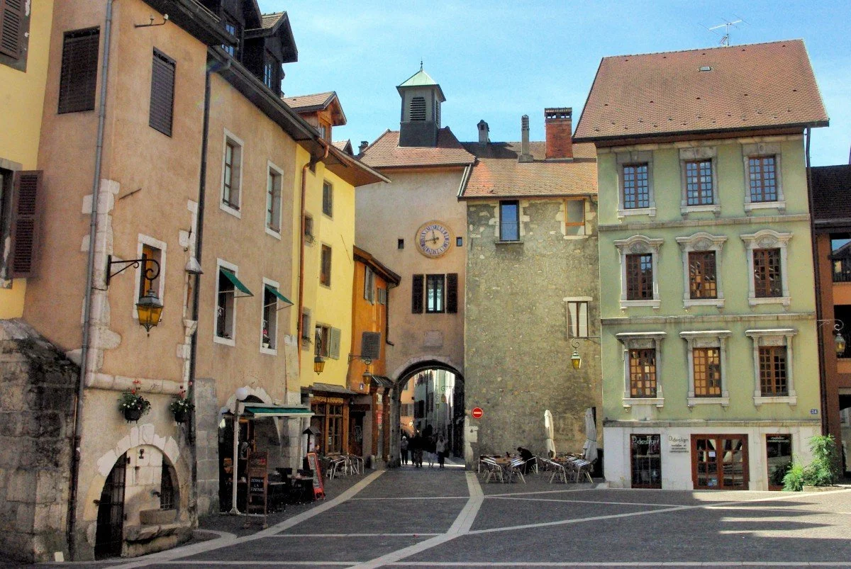 Place-Sainte-Claire-Annecy-01-©-French-Moments.jpeg