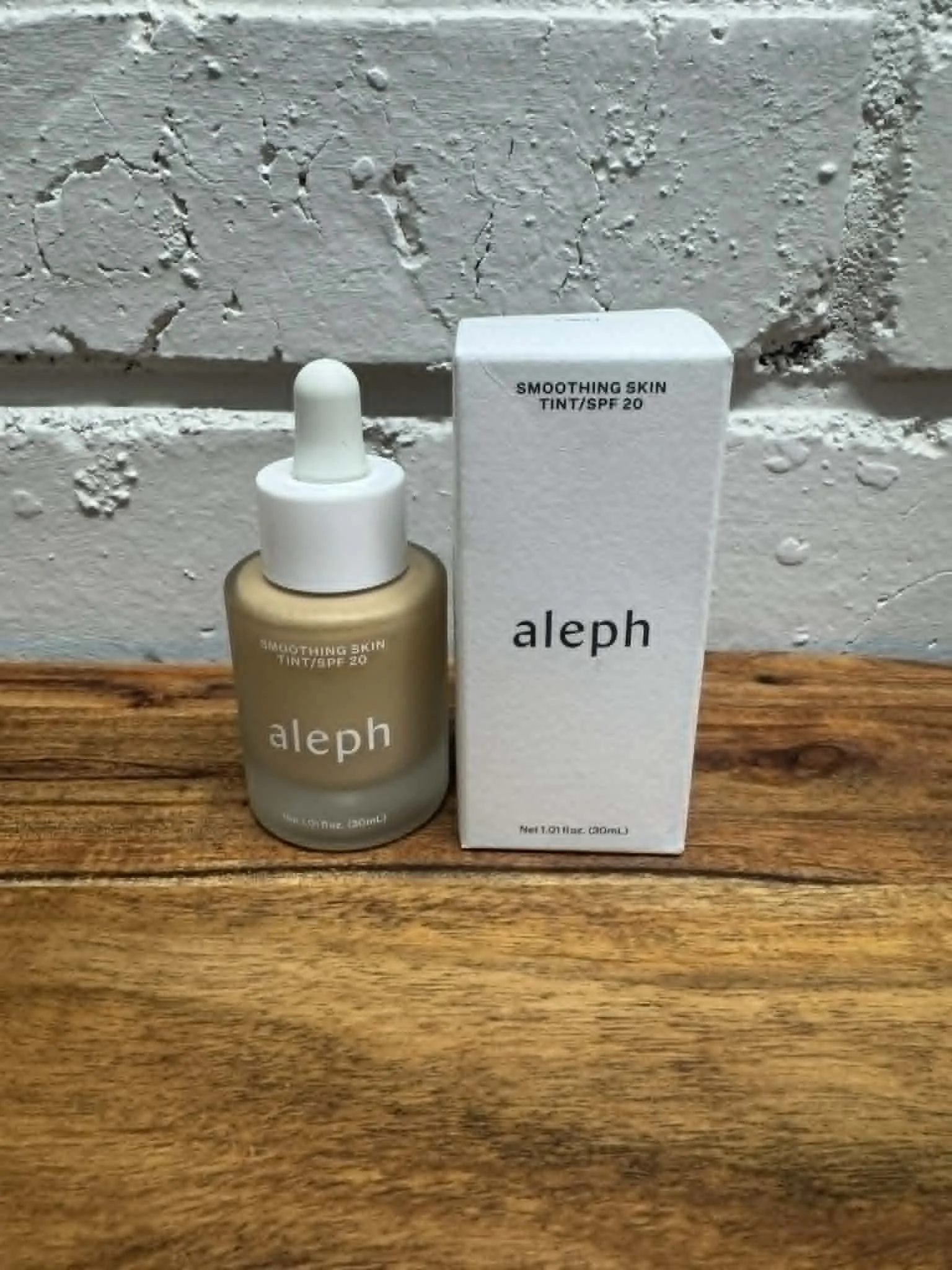 Smoothing Skin Tint Light / SPF20 - 30ml - Aleph Beauty