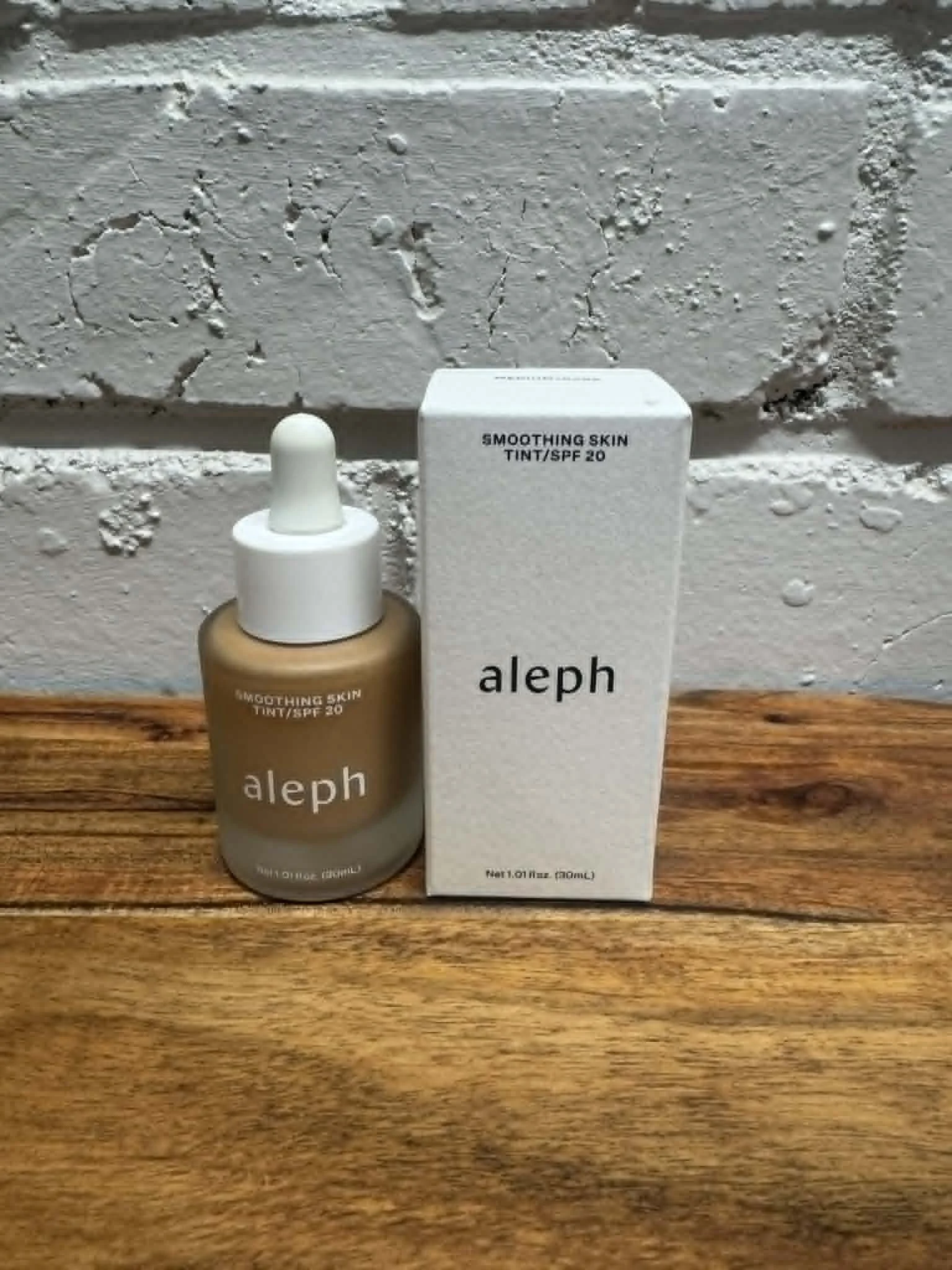 Smoothing Skin Tint Medium / SPF20 - 30ml - Aleph Beauty