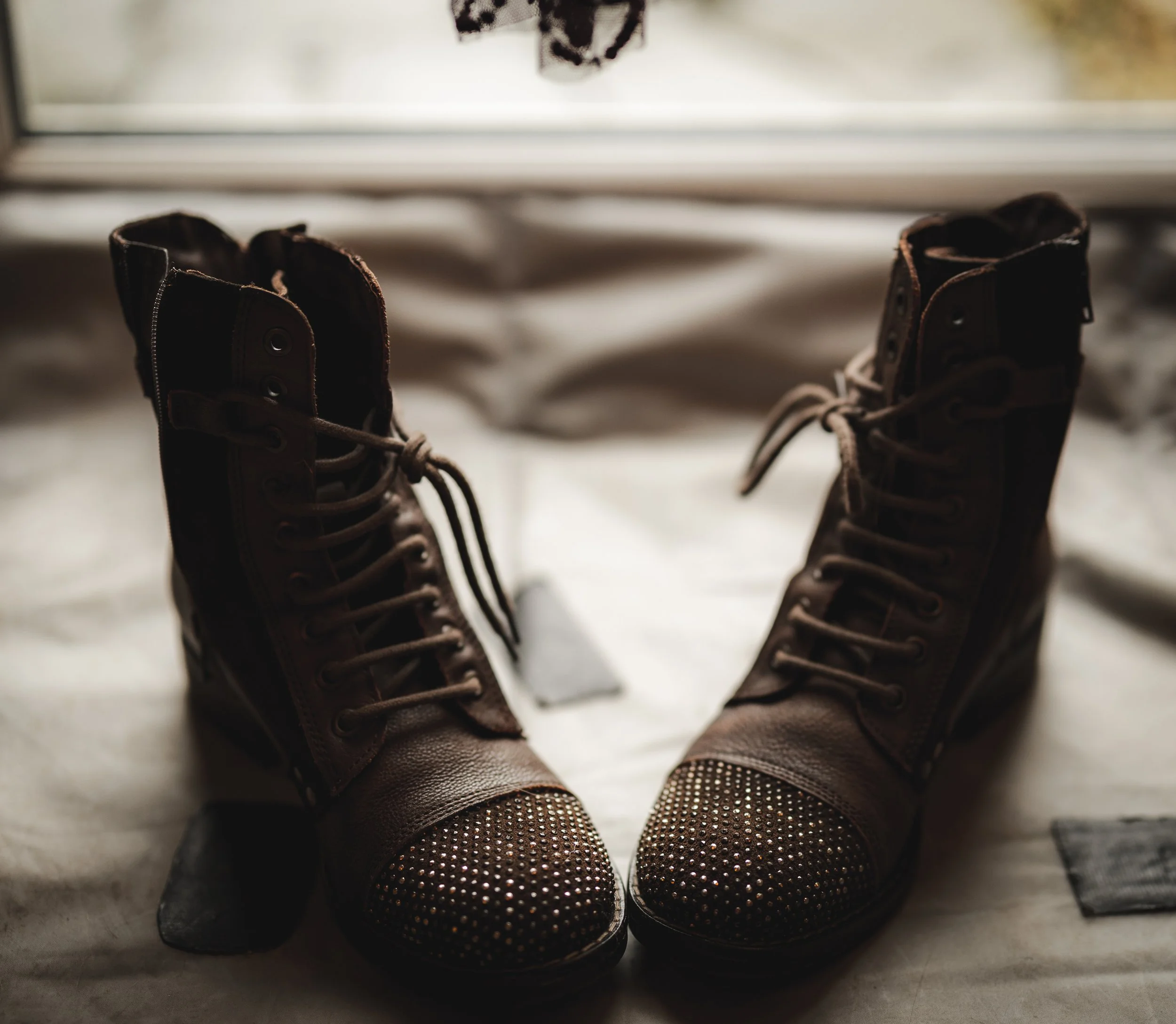 leicestershire-bride-wearing-glittery-boots-for-wedding.jpg