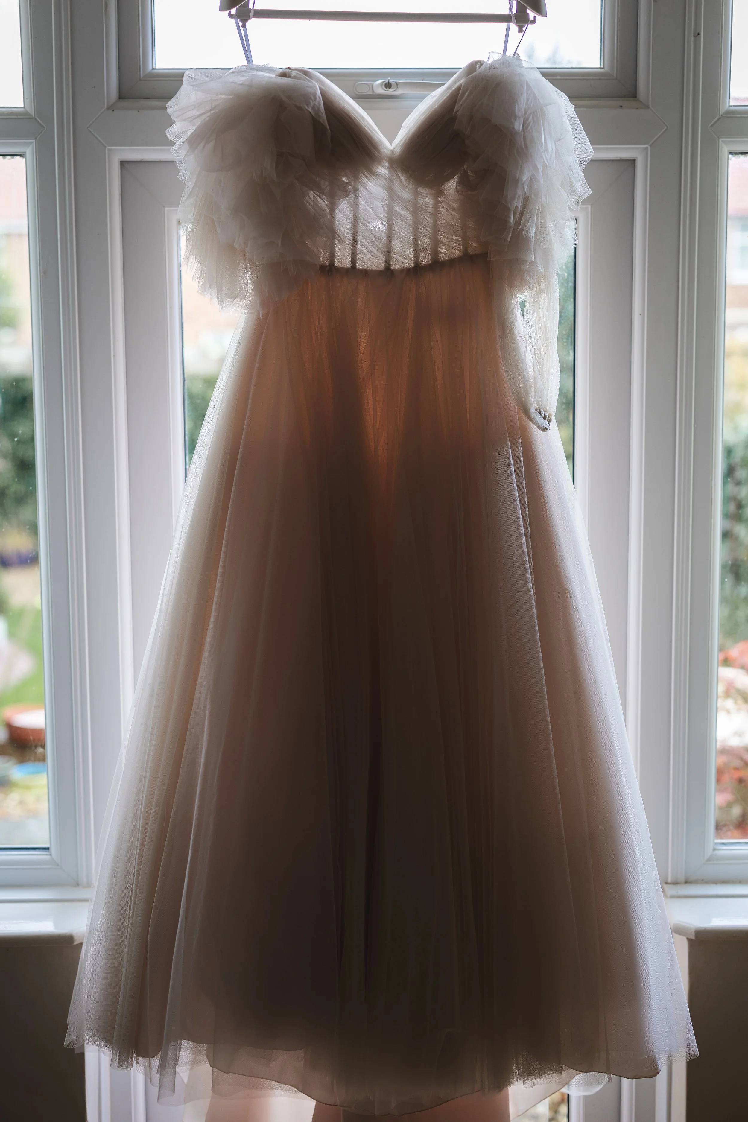 leicestershire-autumn-wedding-bridal-dress.jpg