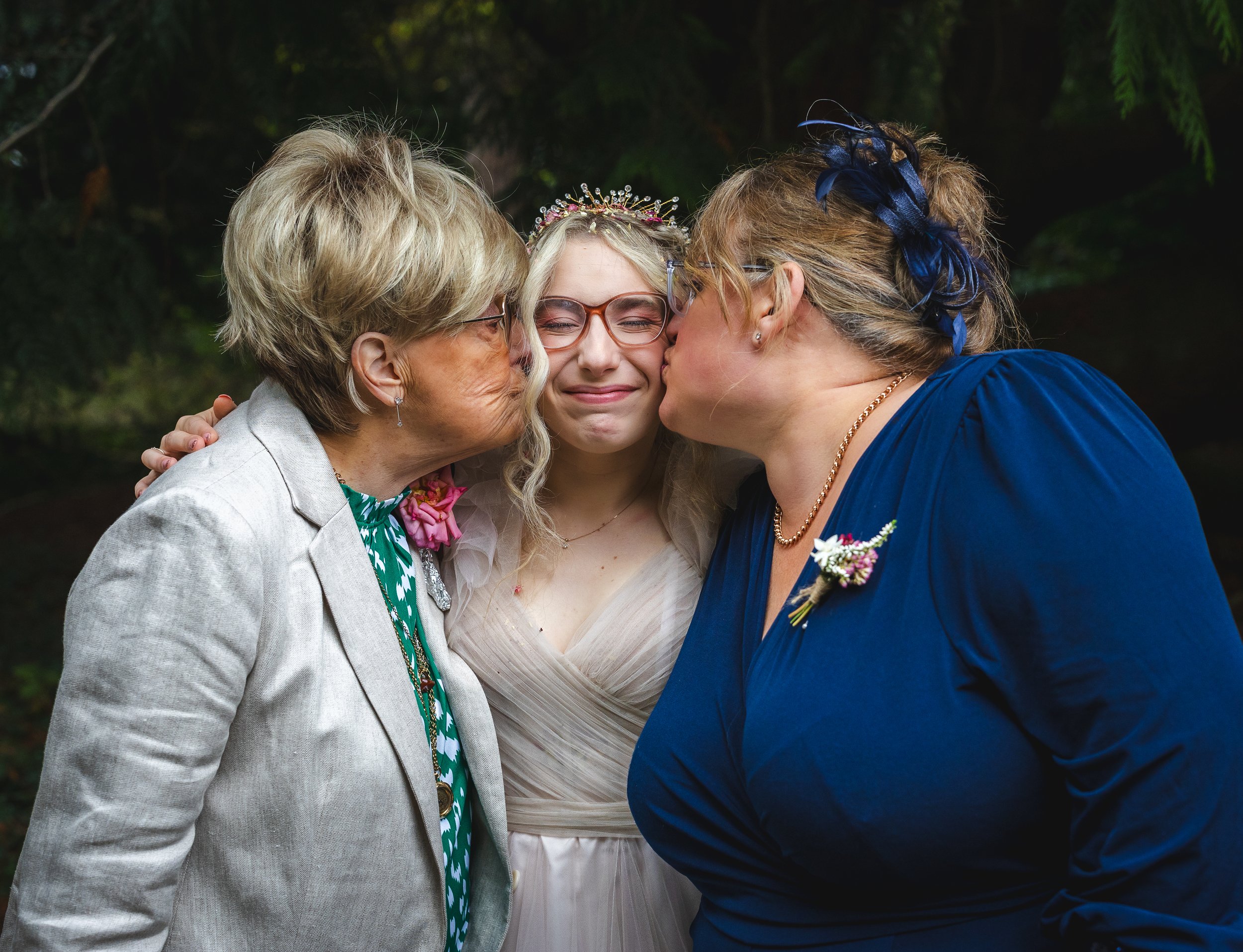 newly-married-bride-getting-showered-with-love-from-mum-and-grandma.jpg