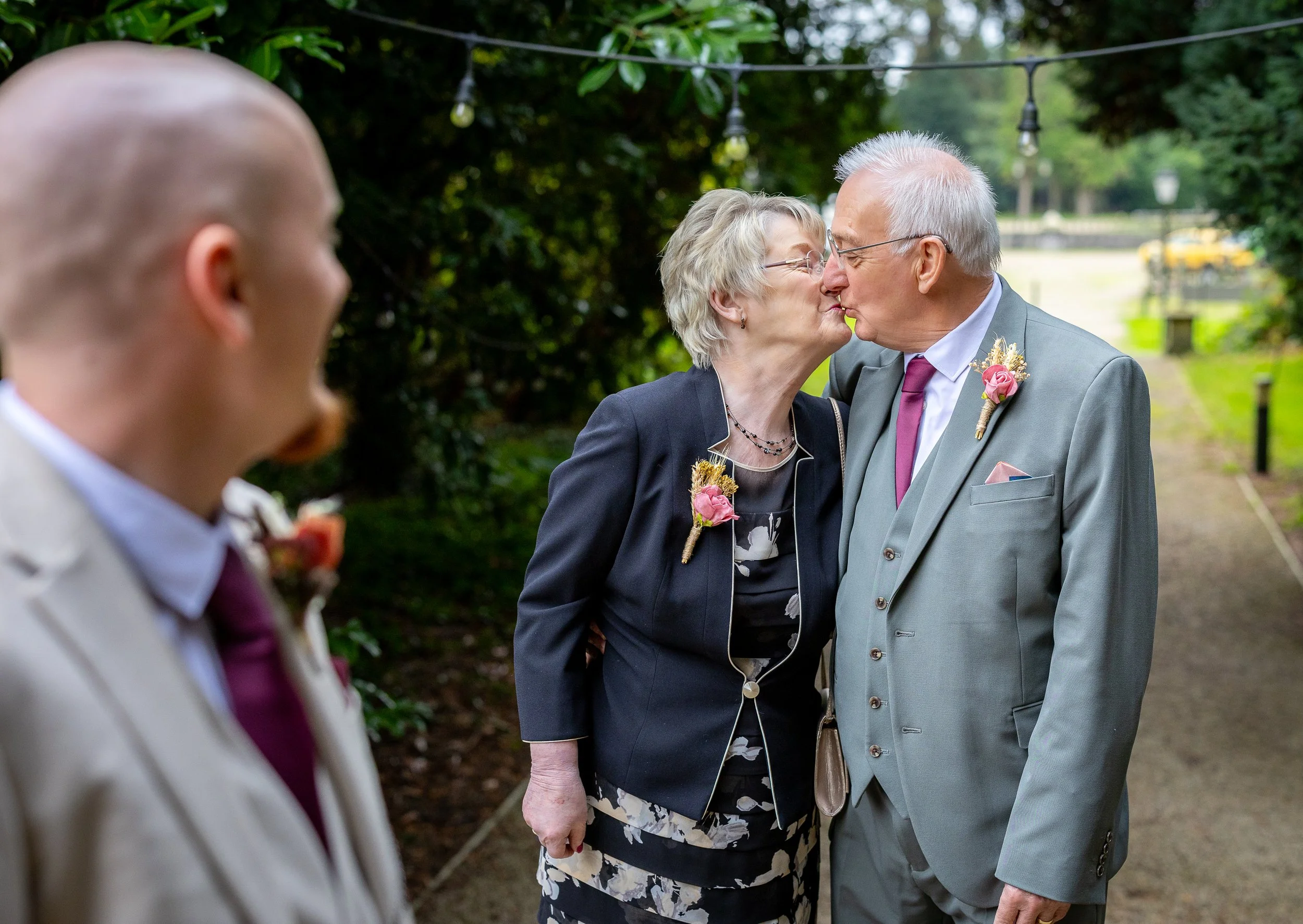 leicestershire-newly-married-groom-with-parents.jpg