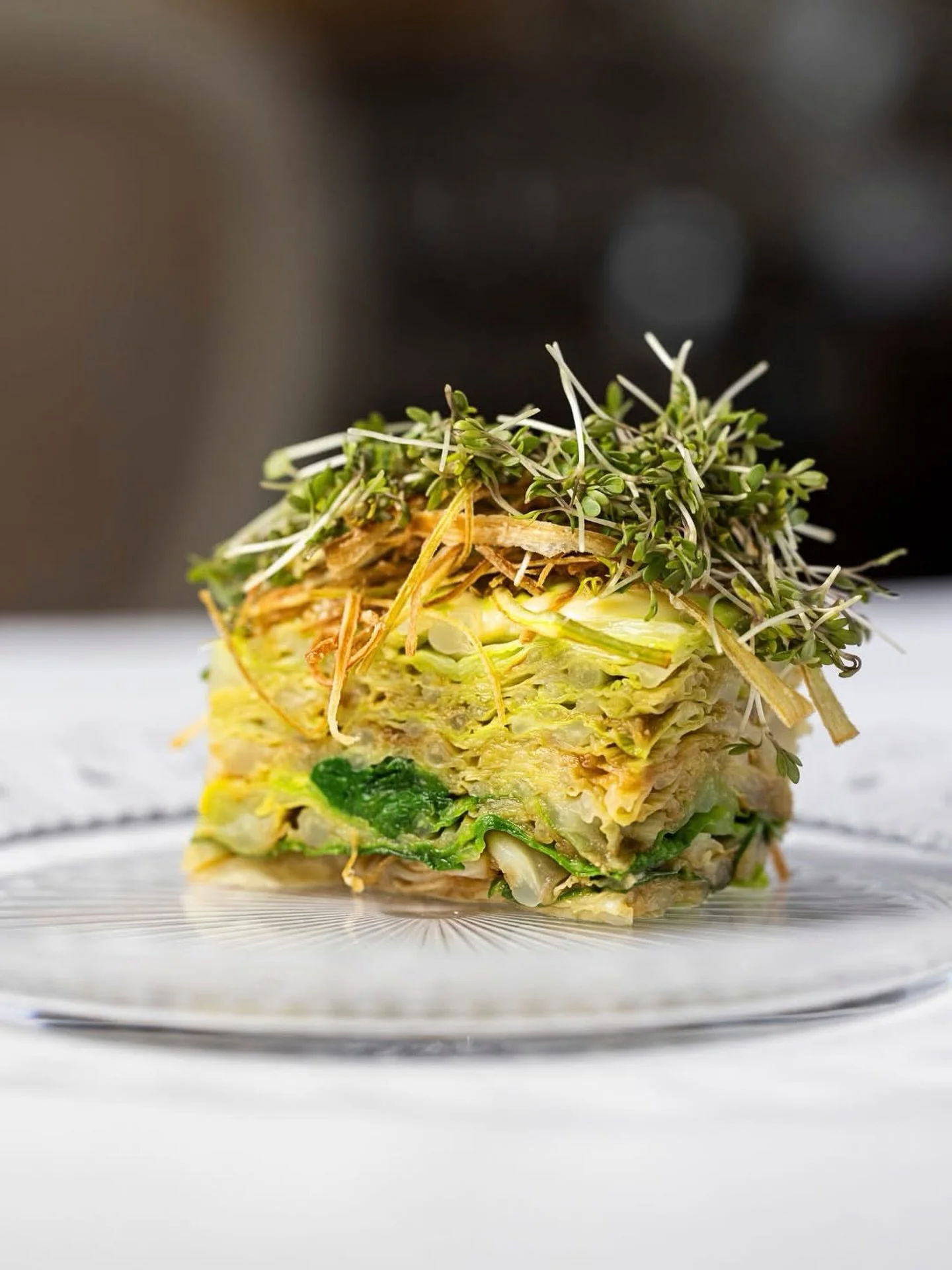 SIDSTE CHANCE &ndash; KUN 3 DAGE TILBAGE AF DINING WEEK ✨⏰

Vi tilbyder 5 serveringer til kun 350 kr. og det er en oplevelse, du ikke vil g&aring; glip af! 🍷🍴
Nyd vores n&oslash;je sammensatte menu b&aring;de til frokost og middag:

FEM SERVERINGER