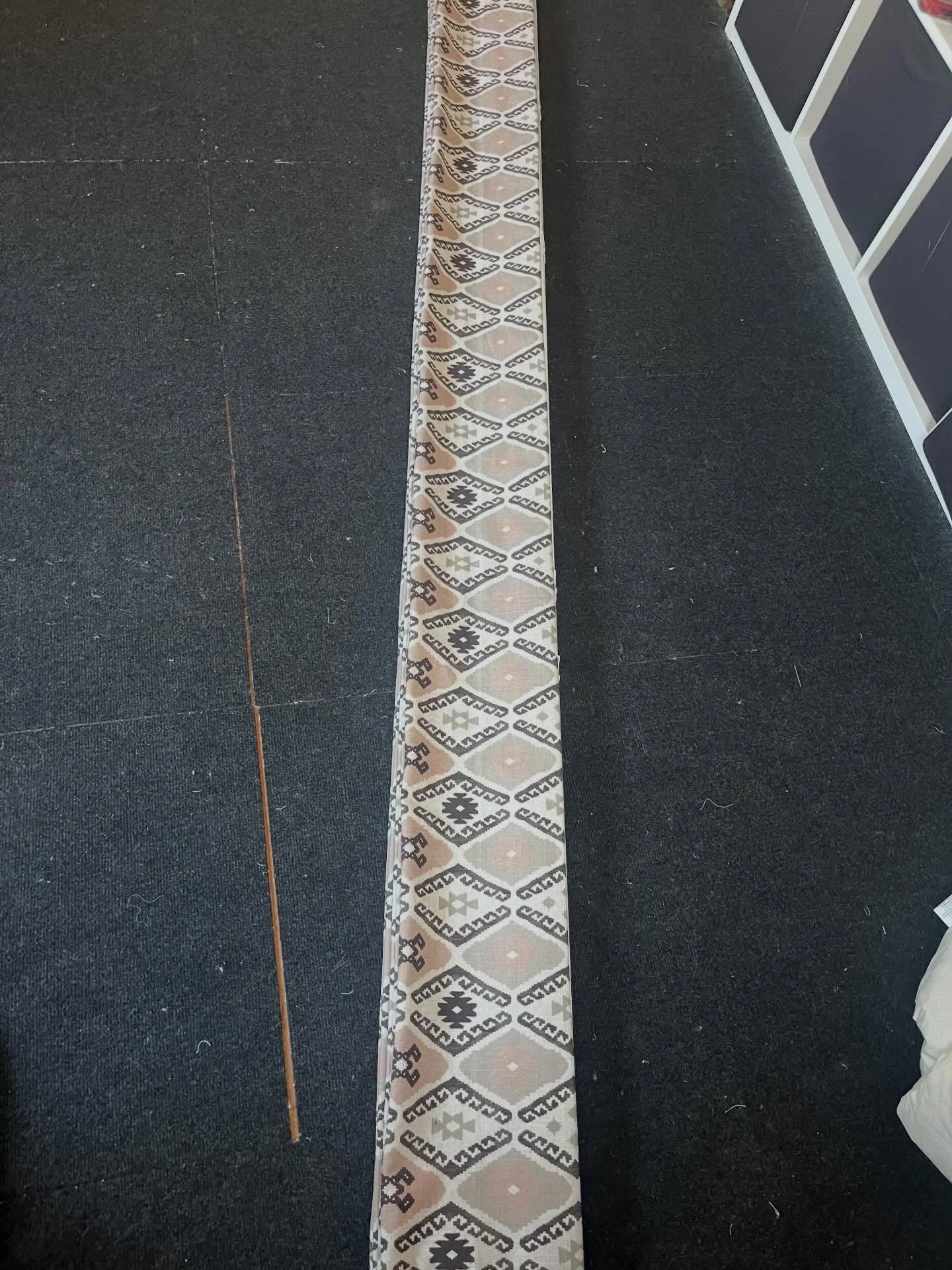 Some days I am so thrilled with what I&rsquo;ve made and today is one of them. At 3m wide this is definitely the widest blind I&rsquo;ve ever made. Happy Friday people ❤️