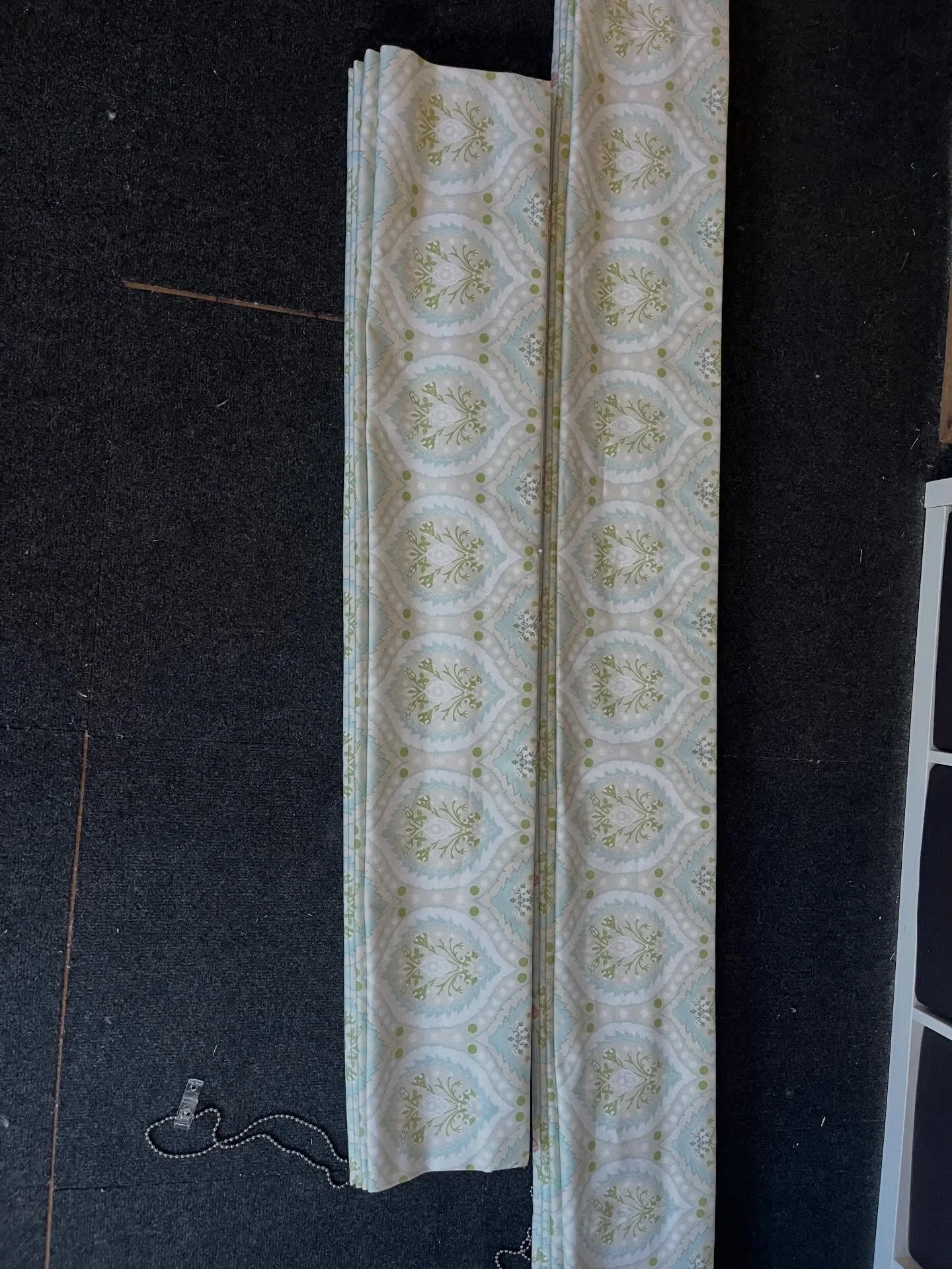 This fabric is so subtle and beautiful, it completely compliments the cottage it&rsquo;s going to live in 🥰. In exciting news I have moved to Hampshire. So I&rsquo;m now working on your stuff from this area of Tunbridge Wells and I&rsquo;m able to t