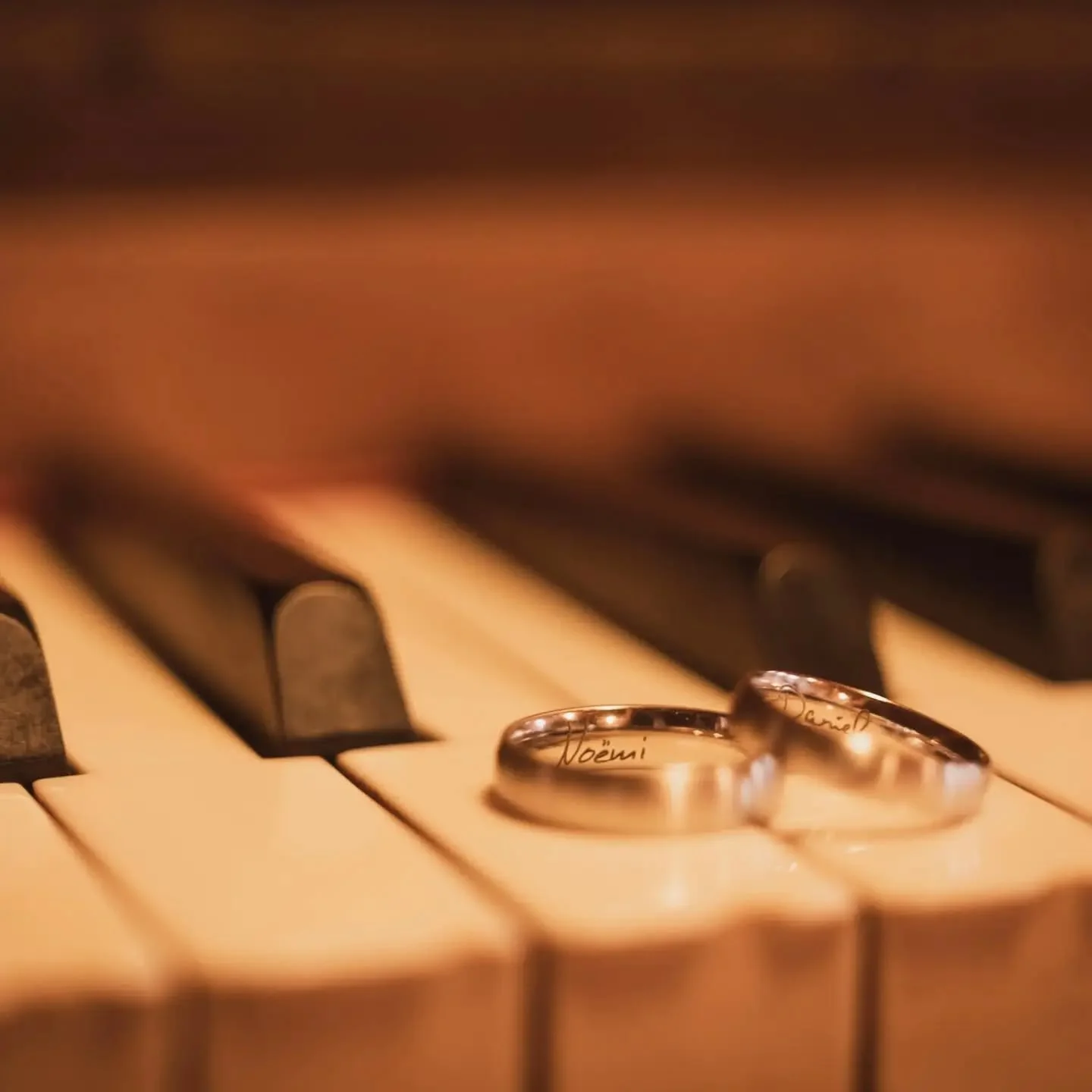 Hochzeitsringe von Noemi &amp; Daniel💭🤍📸

#weddingrings💍 #piano#shootingphoto