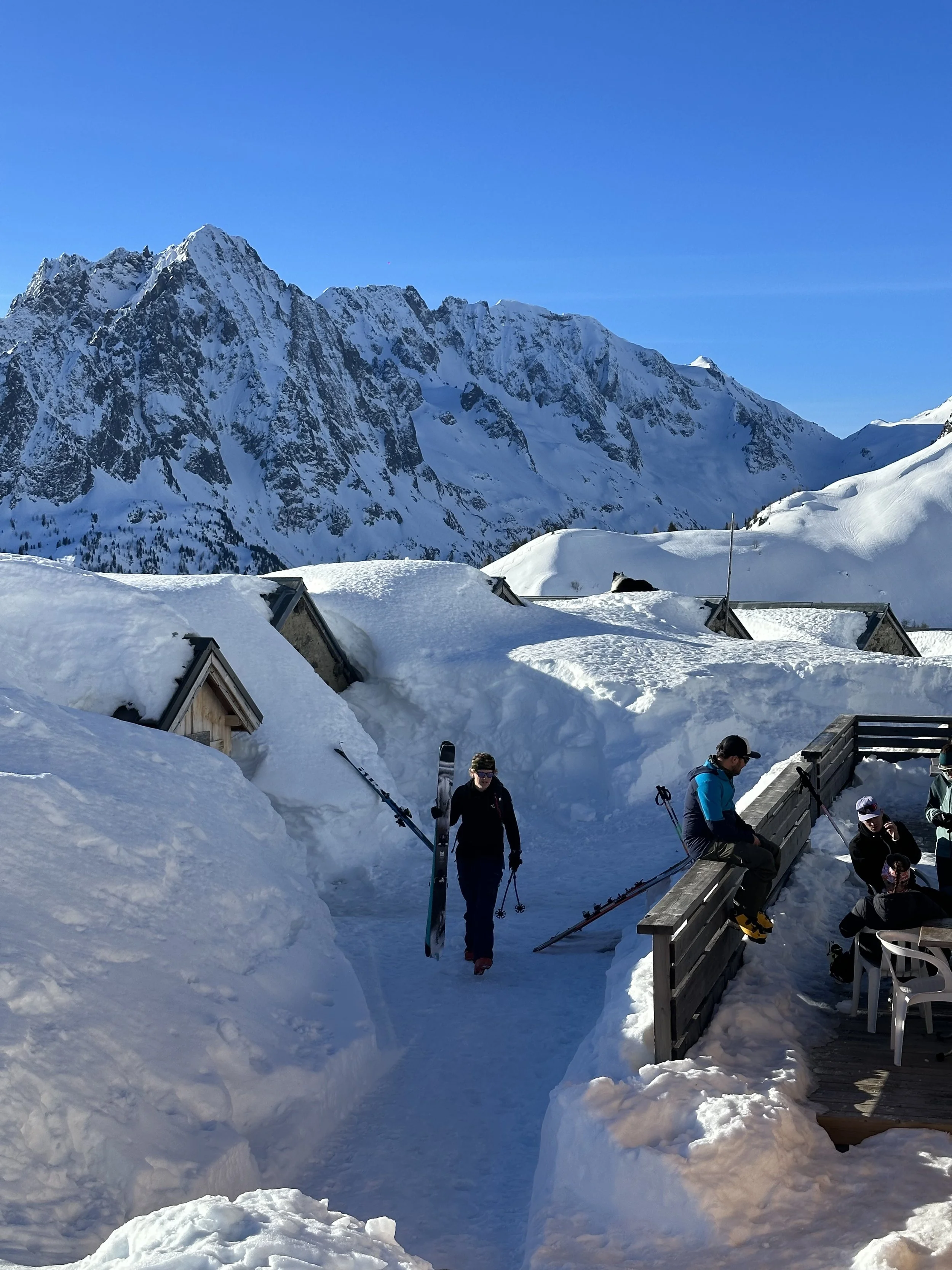 mountain days - refuge stay