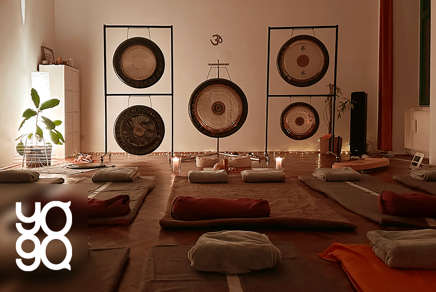 Meditatives Gong Bad im Yoga8
