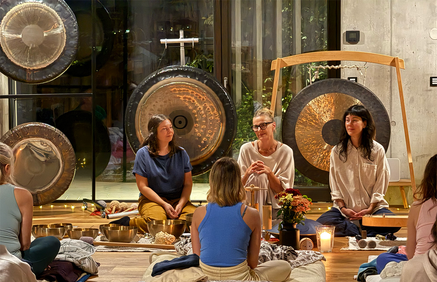 Marion Schiffer, Julia Bayr, Maria Kondratieva – Gong Nacht – All Night Gong Puja in Neusiedl, Burgenland