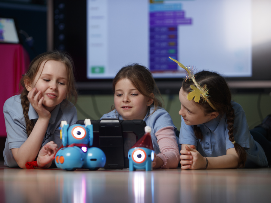 How a Kirriemuir school’s STEM club for girls is breaking down gender stereotype