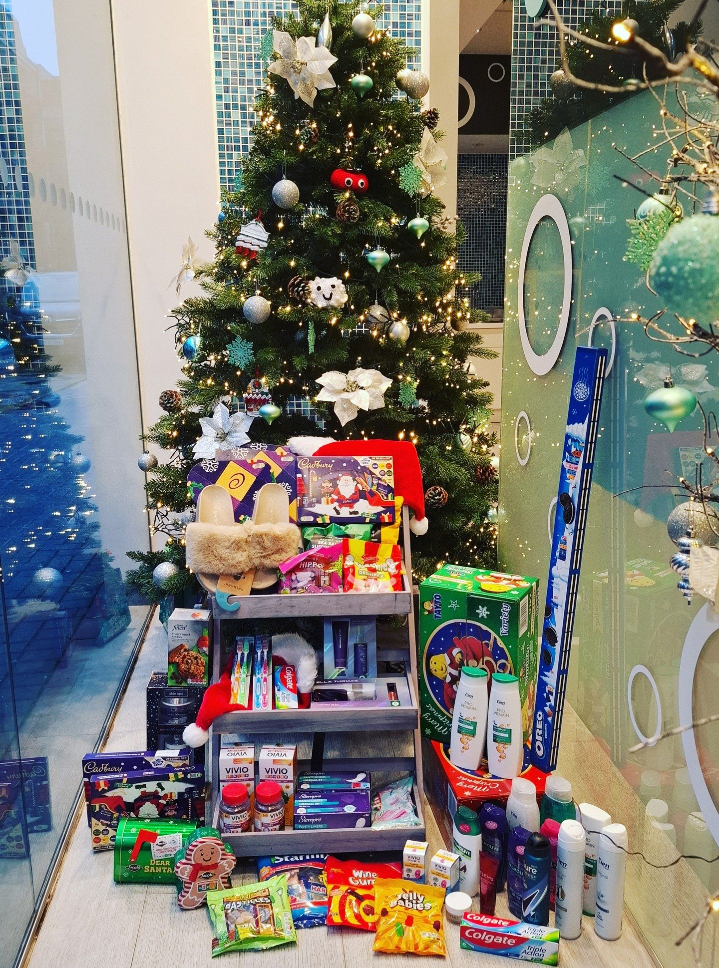There is still time to help us make a real difference to the lives of people across Galway this Christmas 🎄 🎅 🤶 🎄

OxyGeneration clinic is transforming into a drop-off centre, gathering donations to make this festive season magical for families i