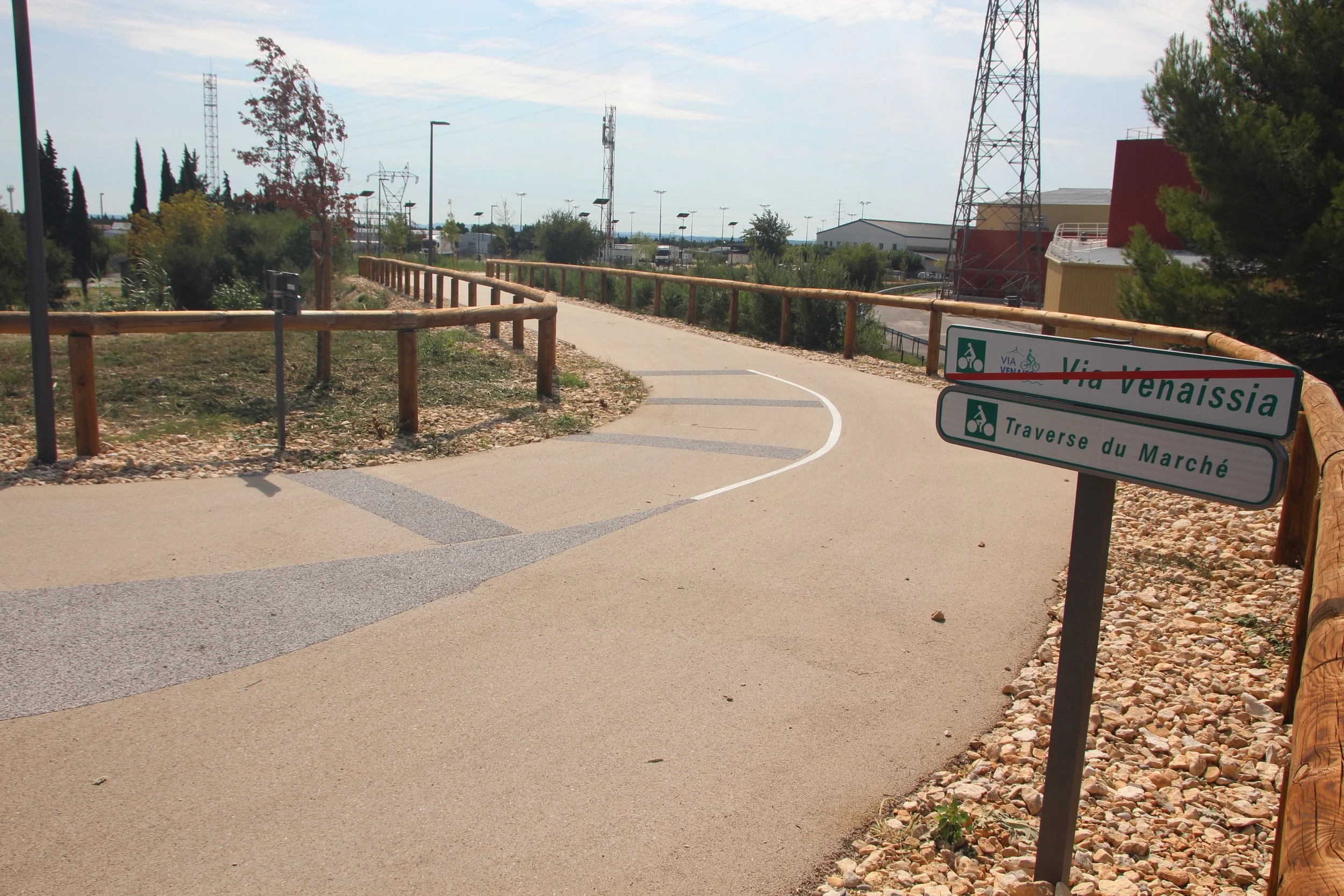 Liaison cyclable entre la Via Venaissia et l'avenue des marchés
