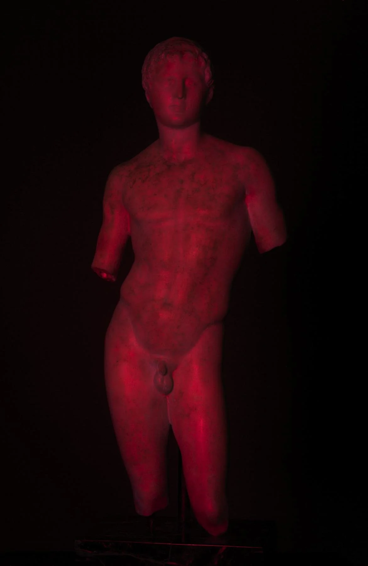 Un cuerpo en rojo
300–200 a. C. · Escultura en mármol