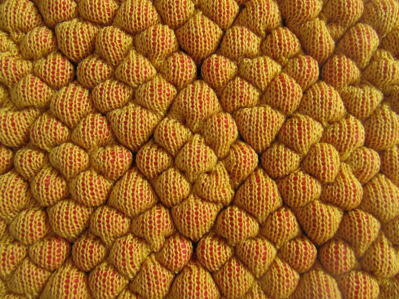 PROTECTION-TO-COMFORT TEXTILE