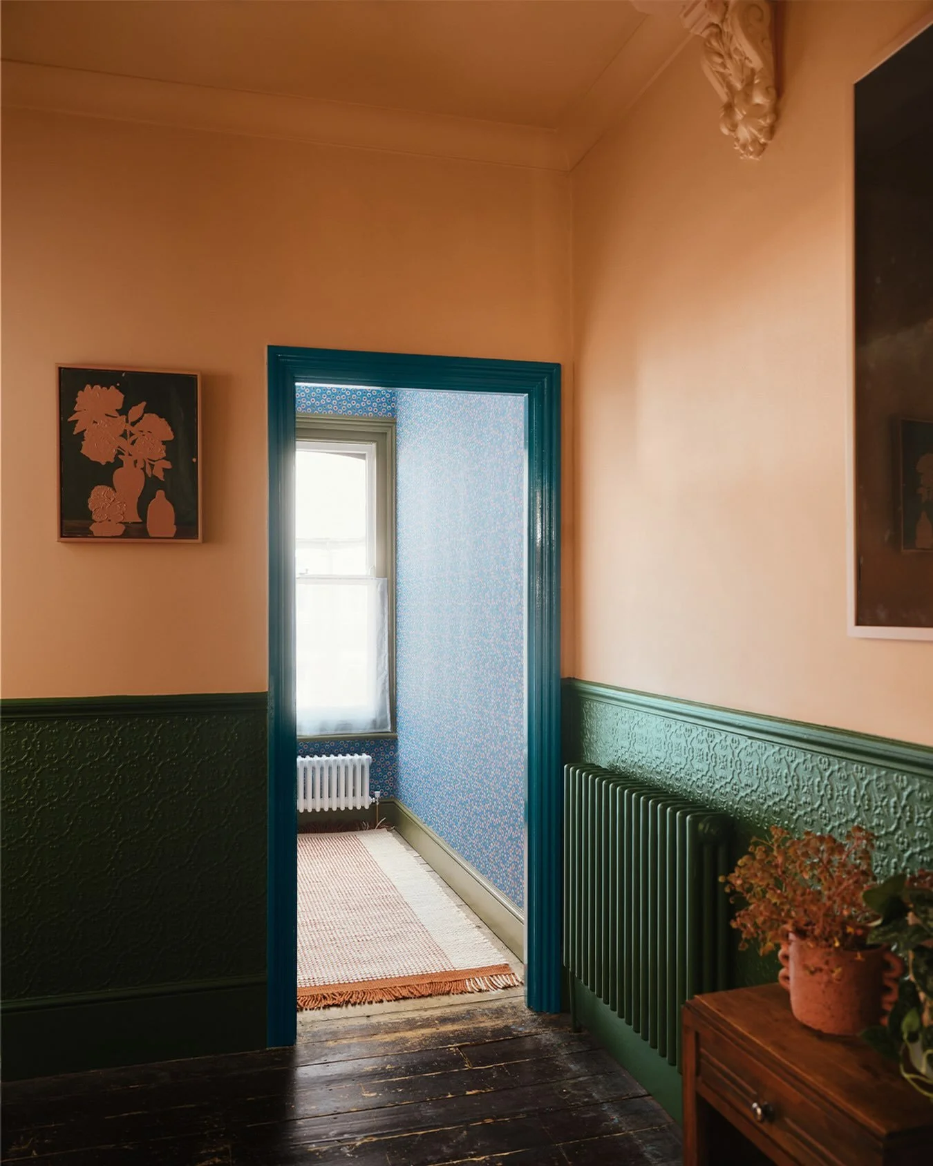 More on Margate 

Another shot from this beautiful project showing the art, colour palette and Doon-head wallpaper all coming together so naturally. The @kavelrafferty painting and @floor_story rug felt meant to be.

- painting Pink Flowers With Perf