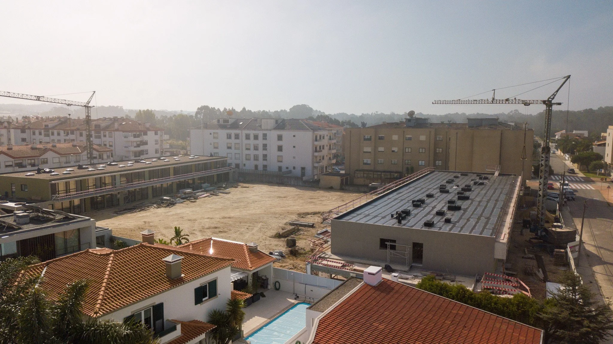 Terreno sendo preparado para construção de imóveis – Edizur gestão de projetos e promoção imobiliária.