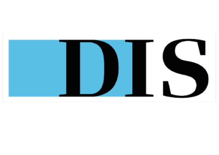 DIS logo i store bogstaver med blå baggrund og sort tekst.